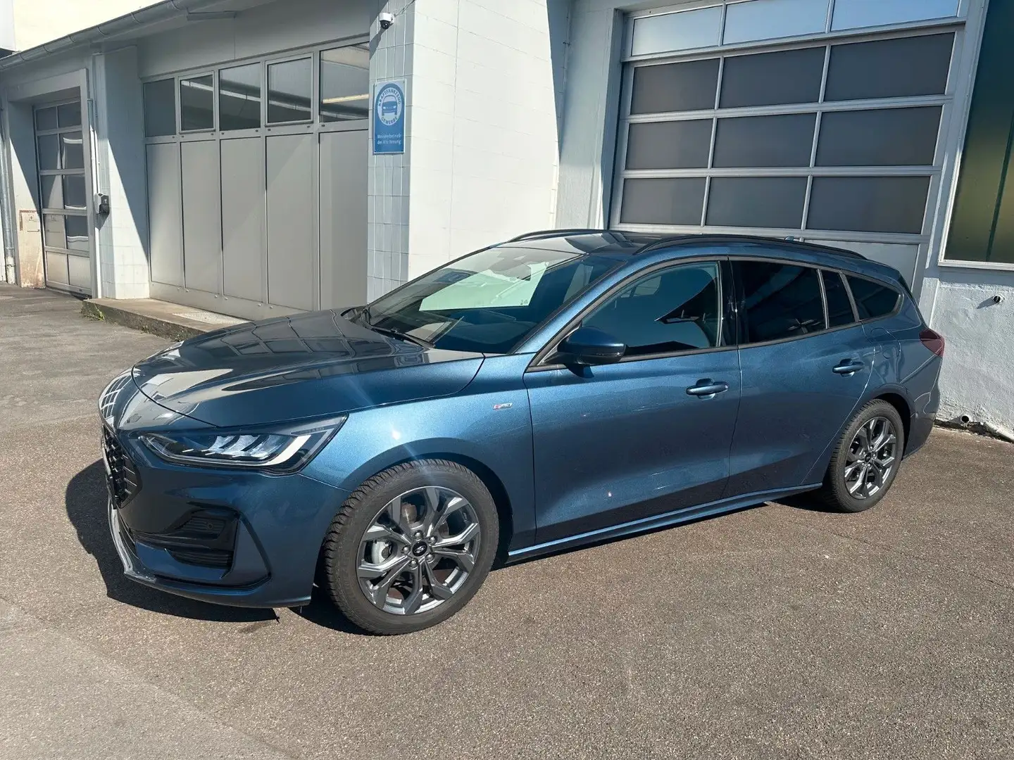 Ford Focus Turnier ST-Line X, LED, AHK, el.Heckklappe Bleu - 1