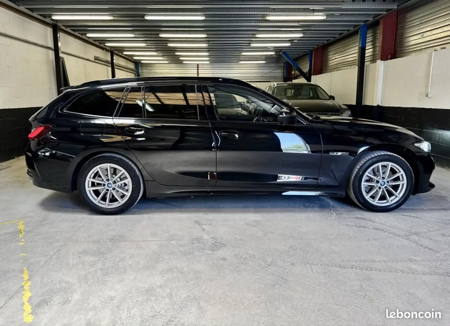 BMW 320 Touring G21 320e xDrive 204 ch Hybrid PHEV BVA8 Bu Noir - 2