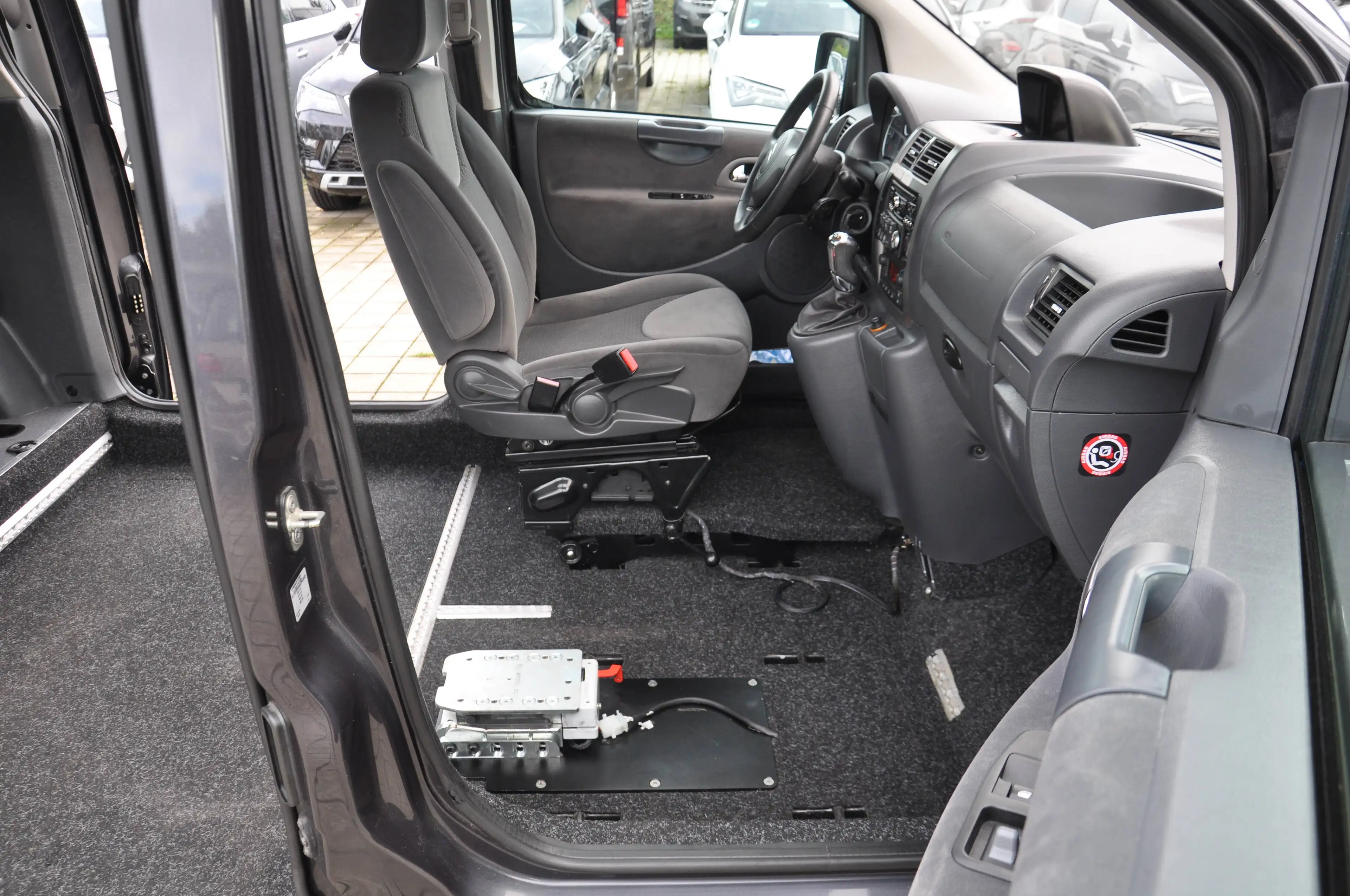 Citroen Jumpy HDi 165Multispace PARAVAN UMBAU BEHINDERTEHNGERECHT — photo 13