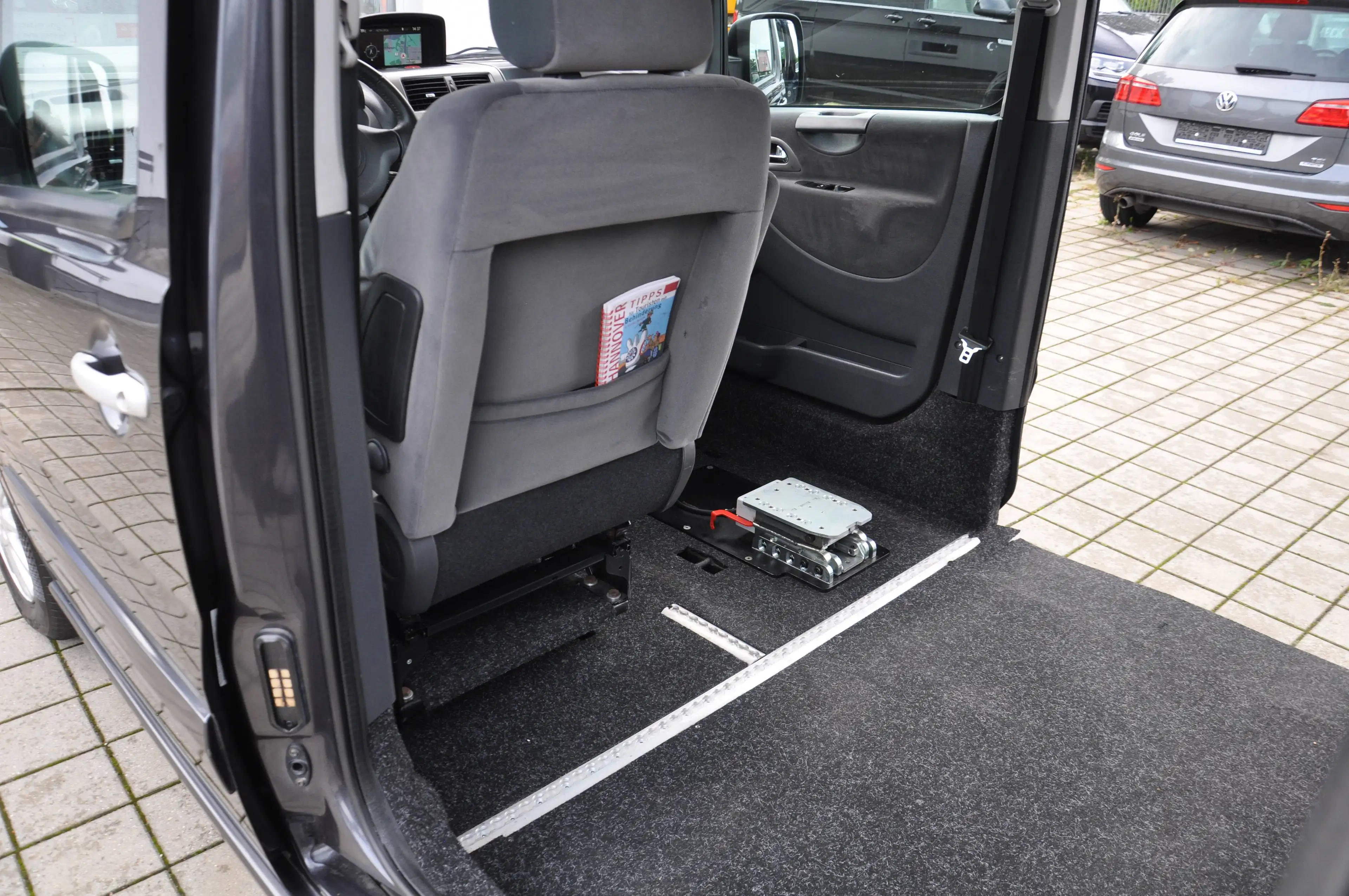 Citroen Jumpy HDi 165Multispace PARAVAN UMBAU BEHINDERTEHNGERECHT — photo 12