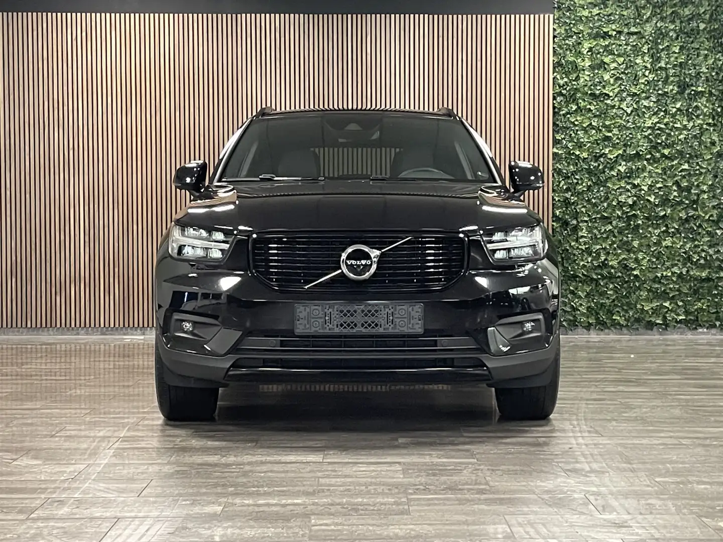 Volvo XC40 T5 Recharge R-Design | 360° Camera | Harman Kardon Zwart - 2