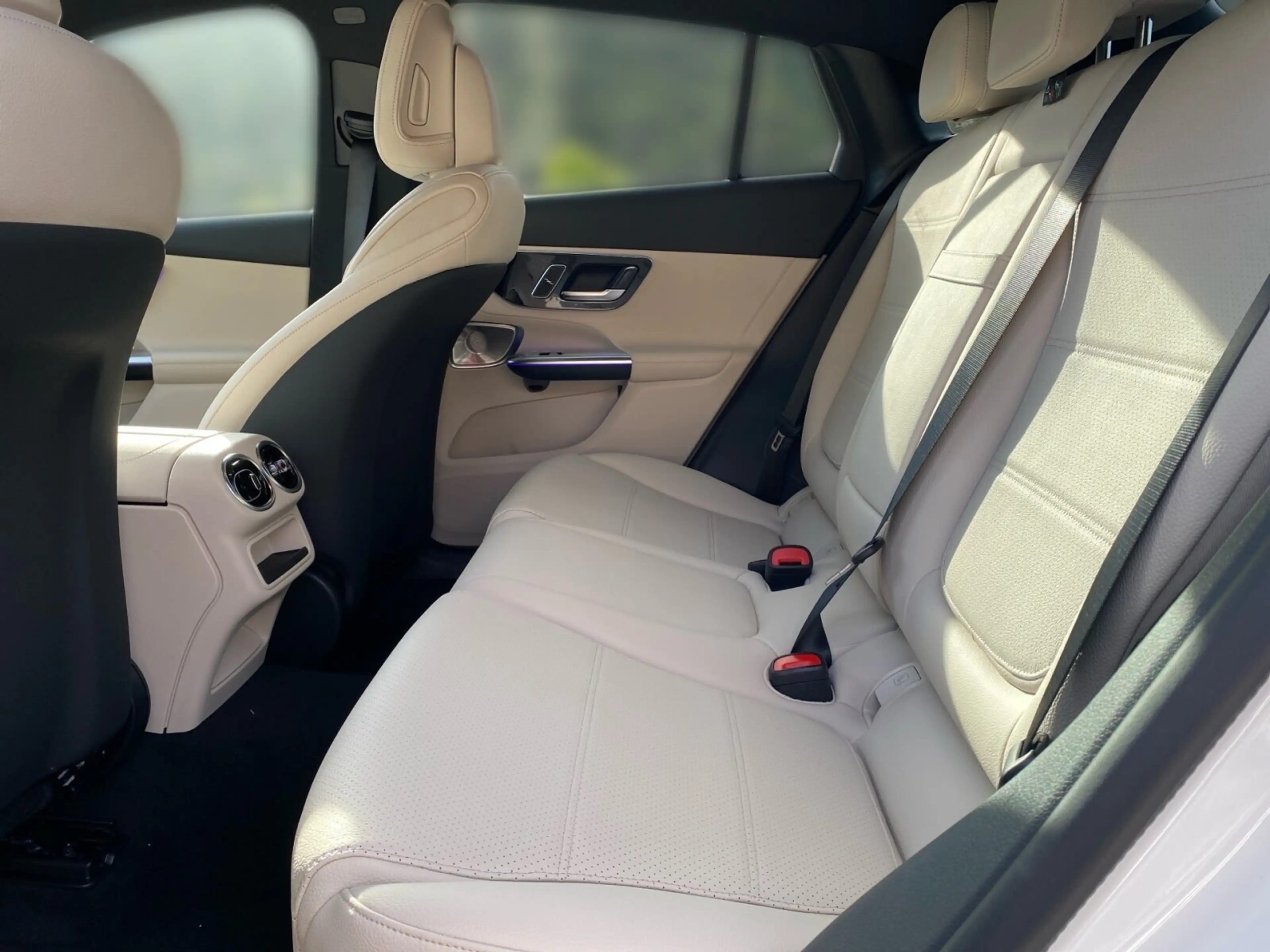 Mercedes-Benz GLC 200 GLC 200 4M Coupé AMG°WHITE/BEIGE°NIGHT°BURM°PANo — photo 11