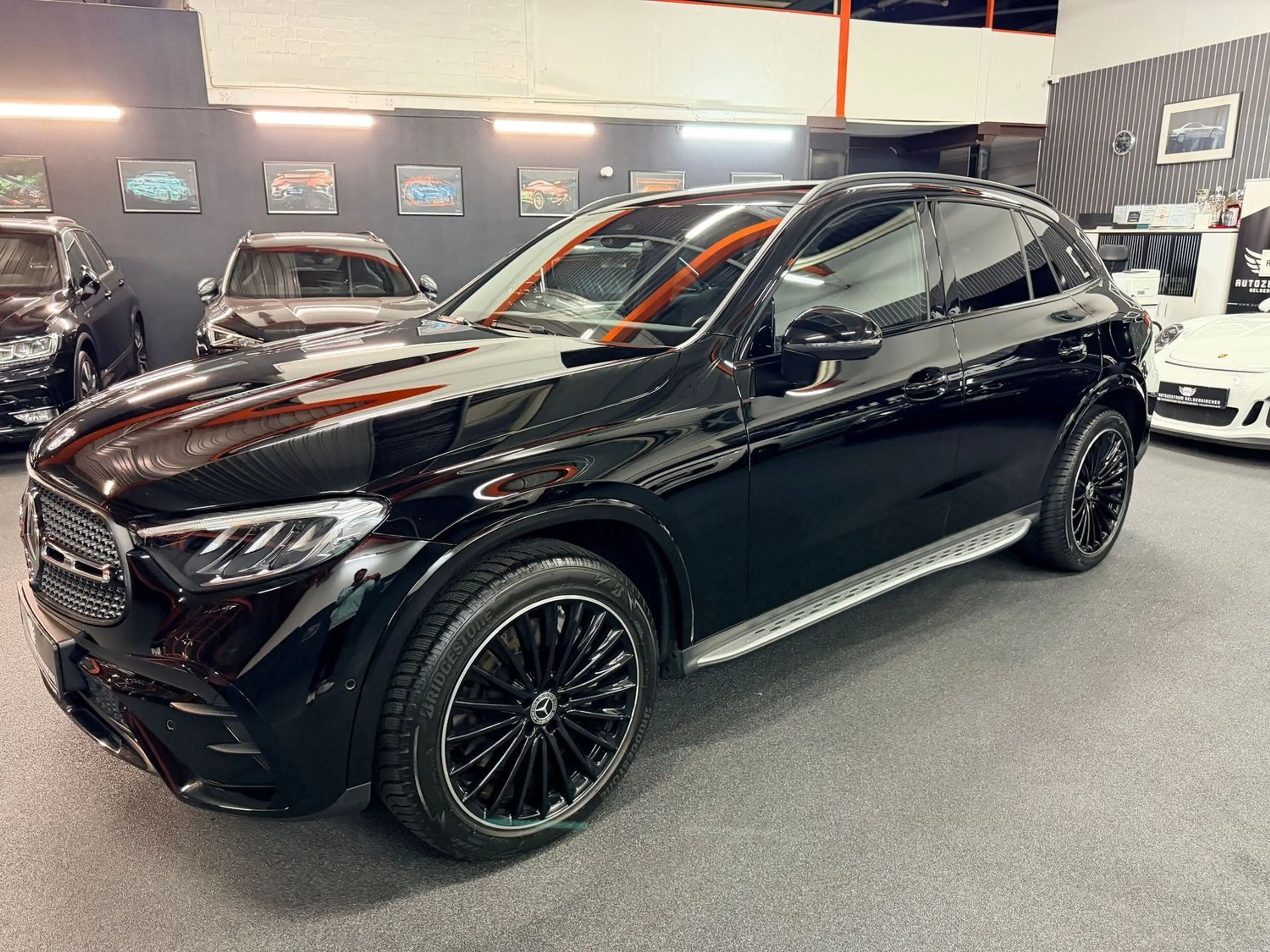 Mercedes-Benz GLC 300 e 4M AMG DISTR/LED/TOTW/MEMORY/20" — photo 2