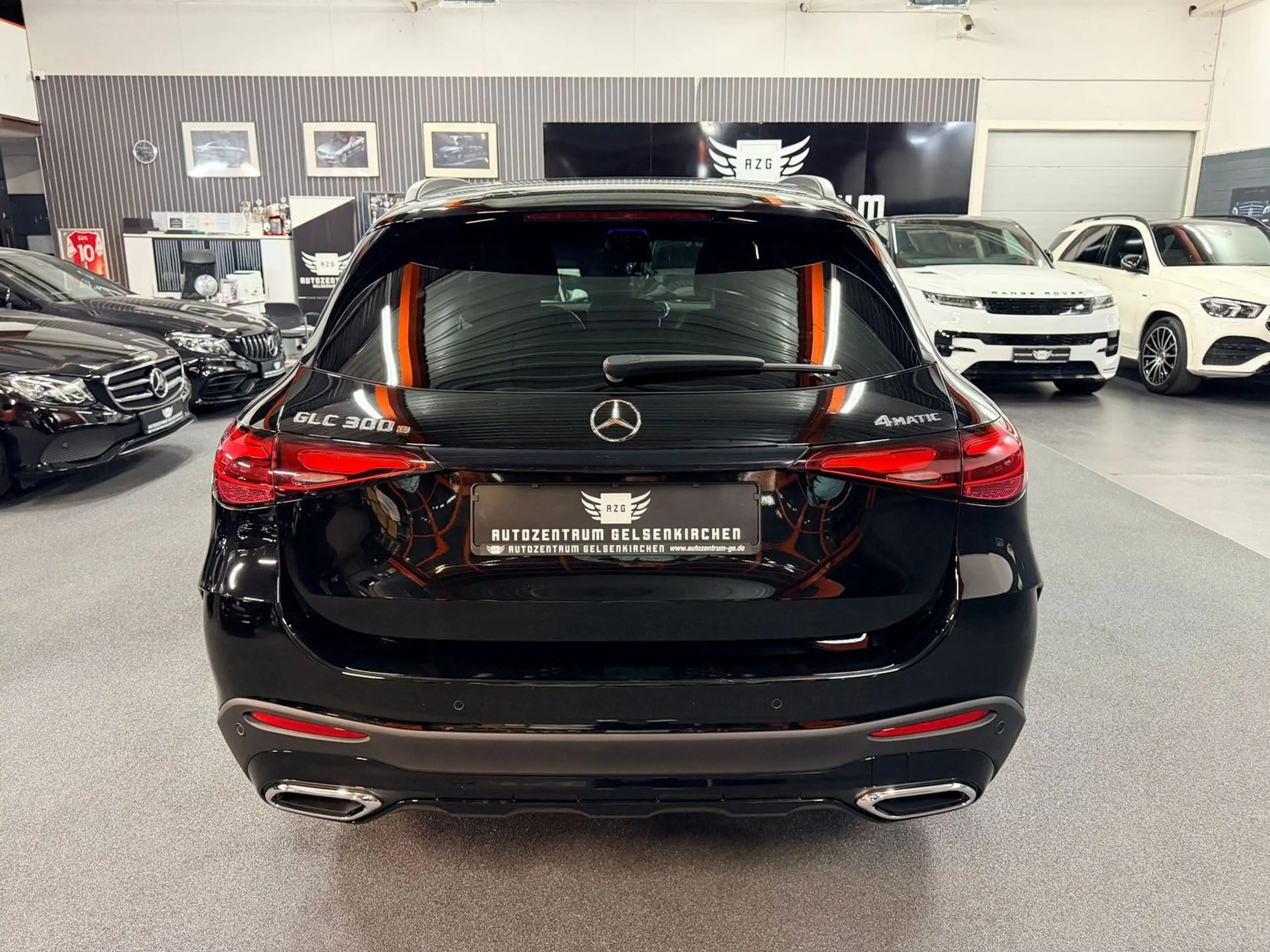 Mercedes-Benz GLC 300 e 4M AMG DISTR/LED/TOTW/MEMORY/20" — photo 10