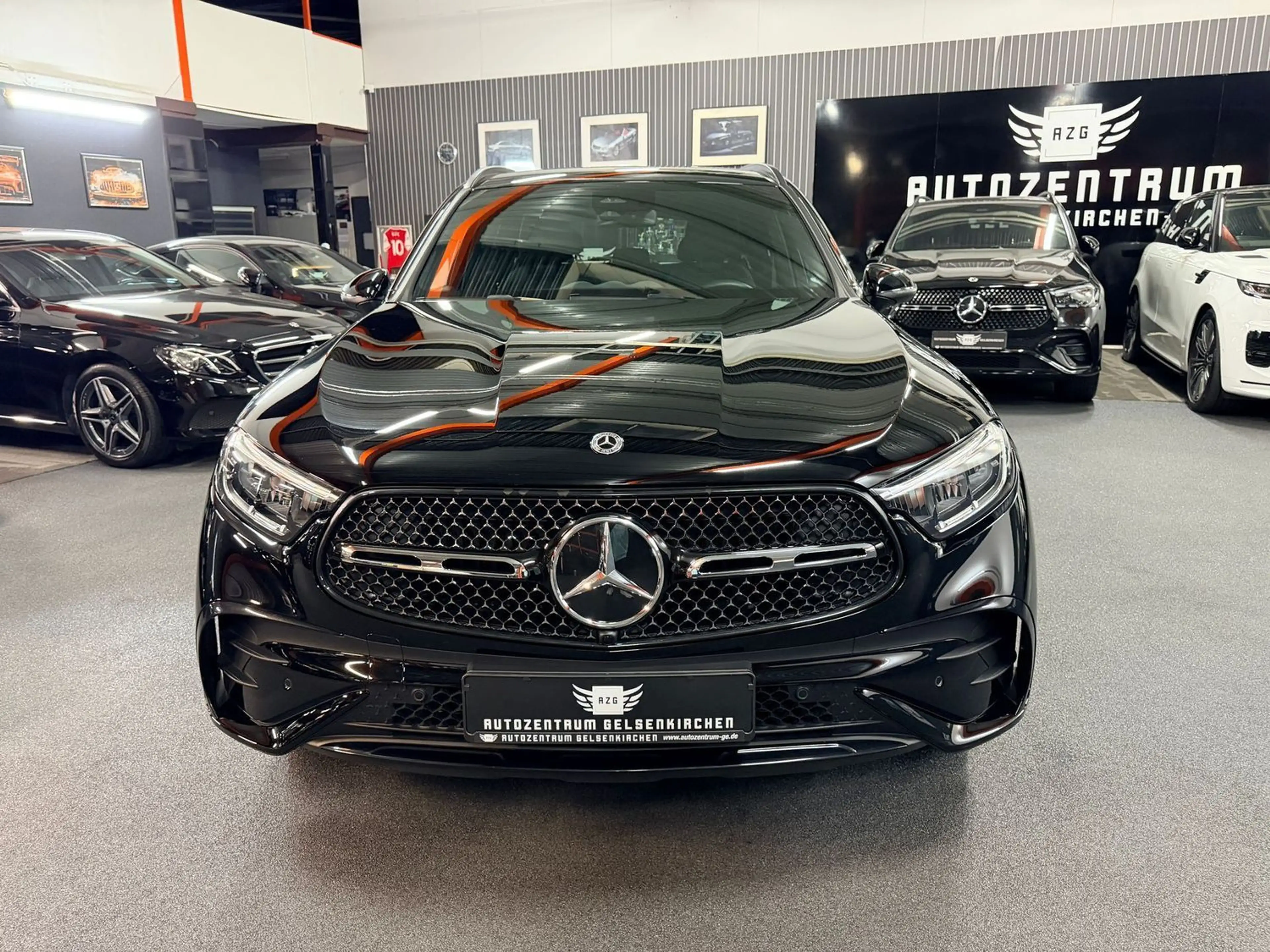 Mercedes-Benz GLC 300 e 4M AMG DISTR/LED/TOTW/MEMORY/20" — photo 4