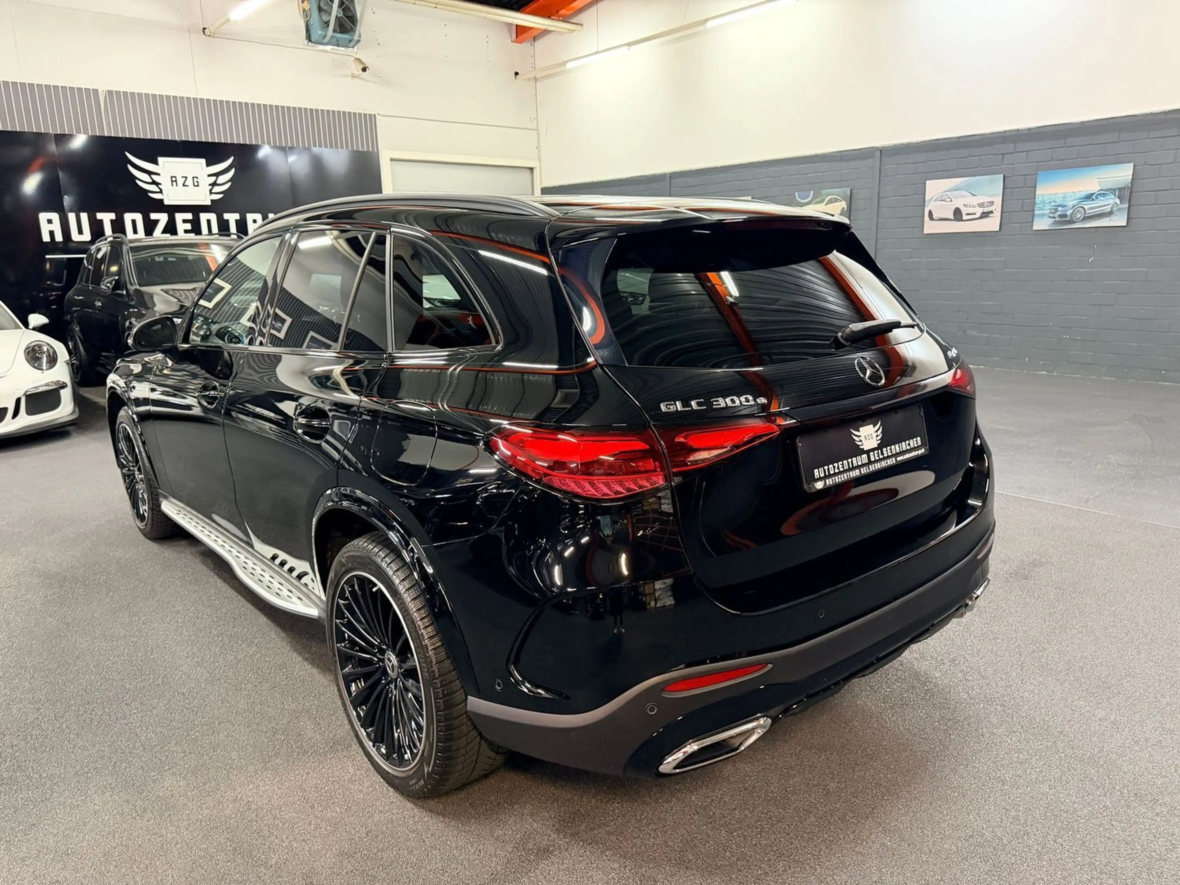 Mercedes-Benz GLC 300 e 4M AMG DISTR/LED/TOTW/MEMORY/20" — photo 9