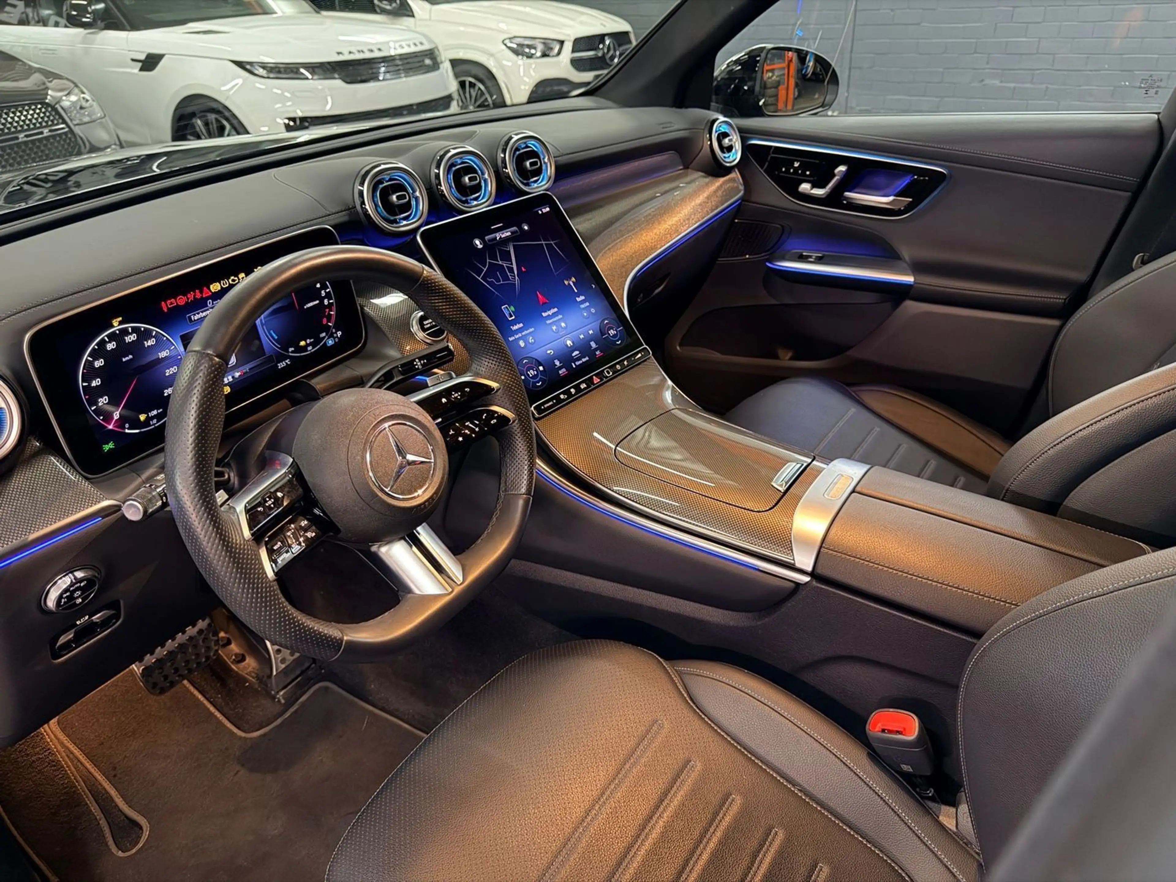 Mercedes-Benz GLC 300 e 4M AMG DISTR/LED/TOTW/MEMORY/20" — photo 14