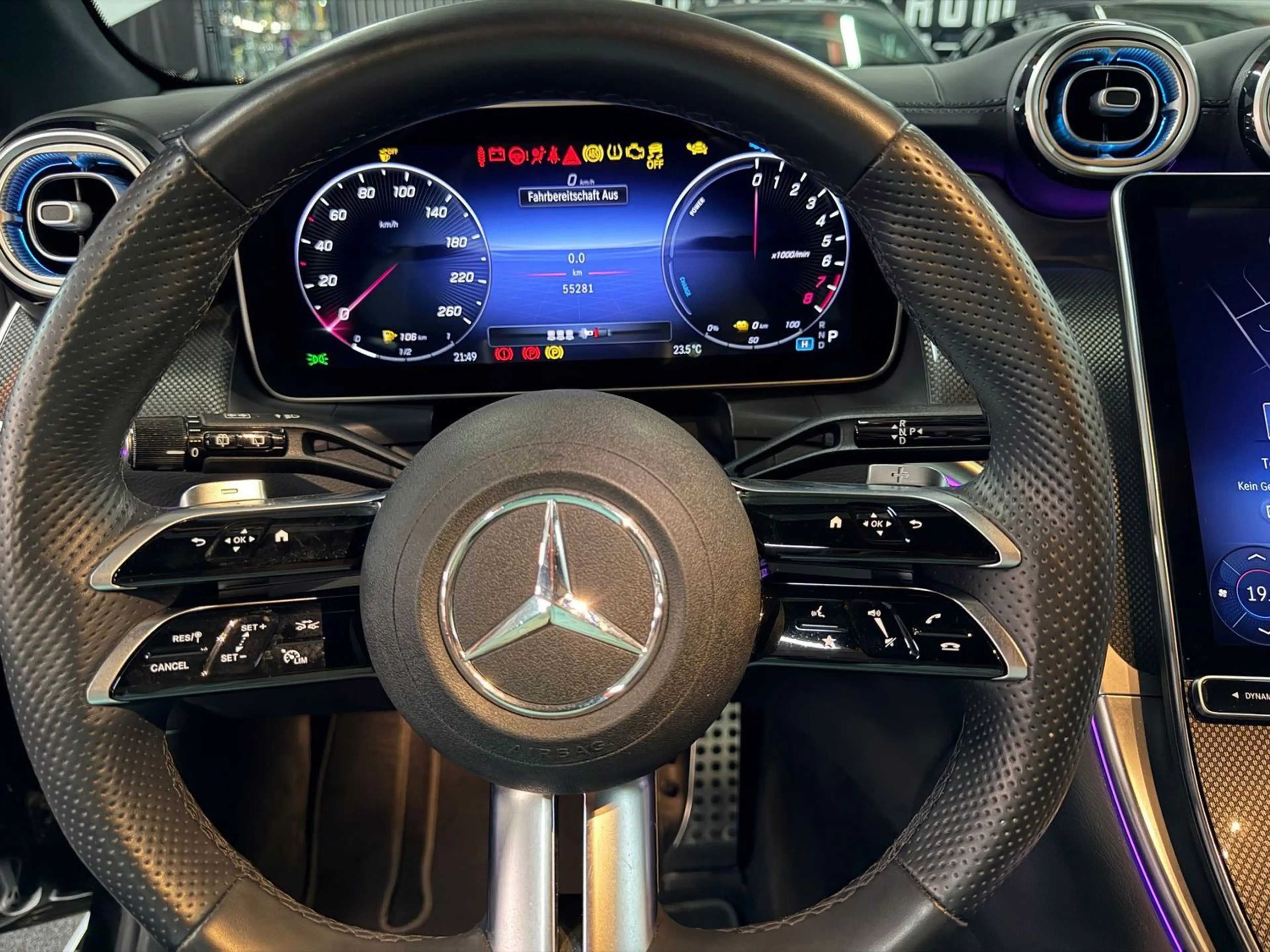 Mercedes-Benz GLC 300 e 4M AMG DISTR/LED/TOTW/MEMORY/20" — photo 15