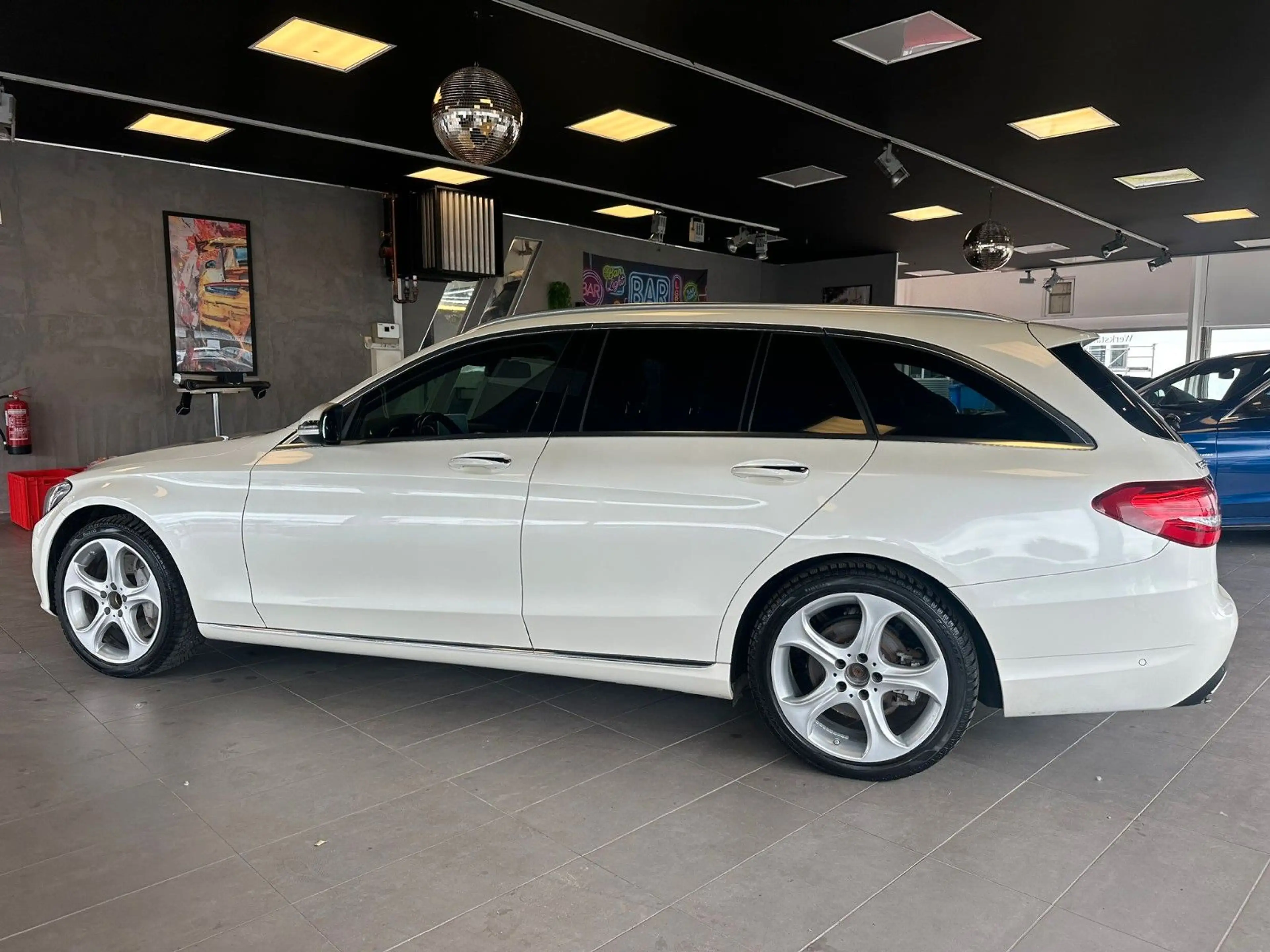 Mercedes-Benz C 350 e | Designo | Kamera | Memory | Avantgarde — photo 2