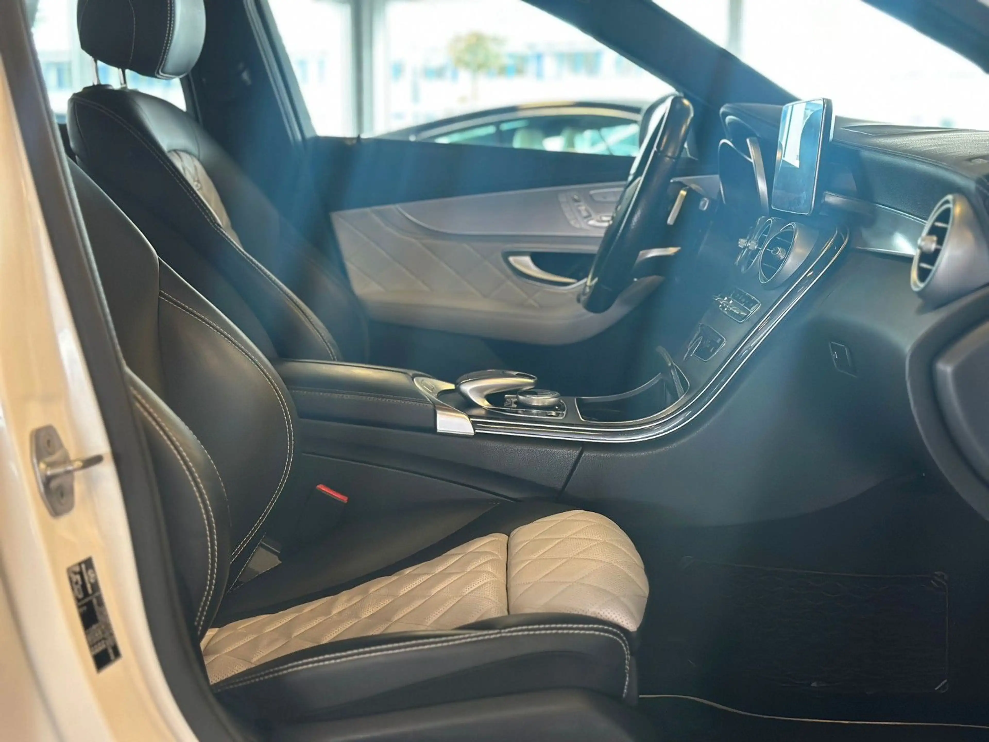 Mercedes-Benz C 350 e | Designo | Kamera | Memory | Avantgarde — photo 14