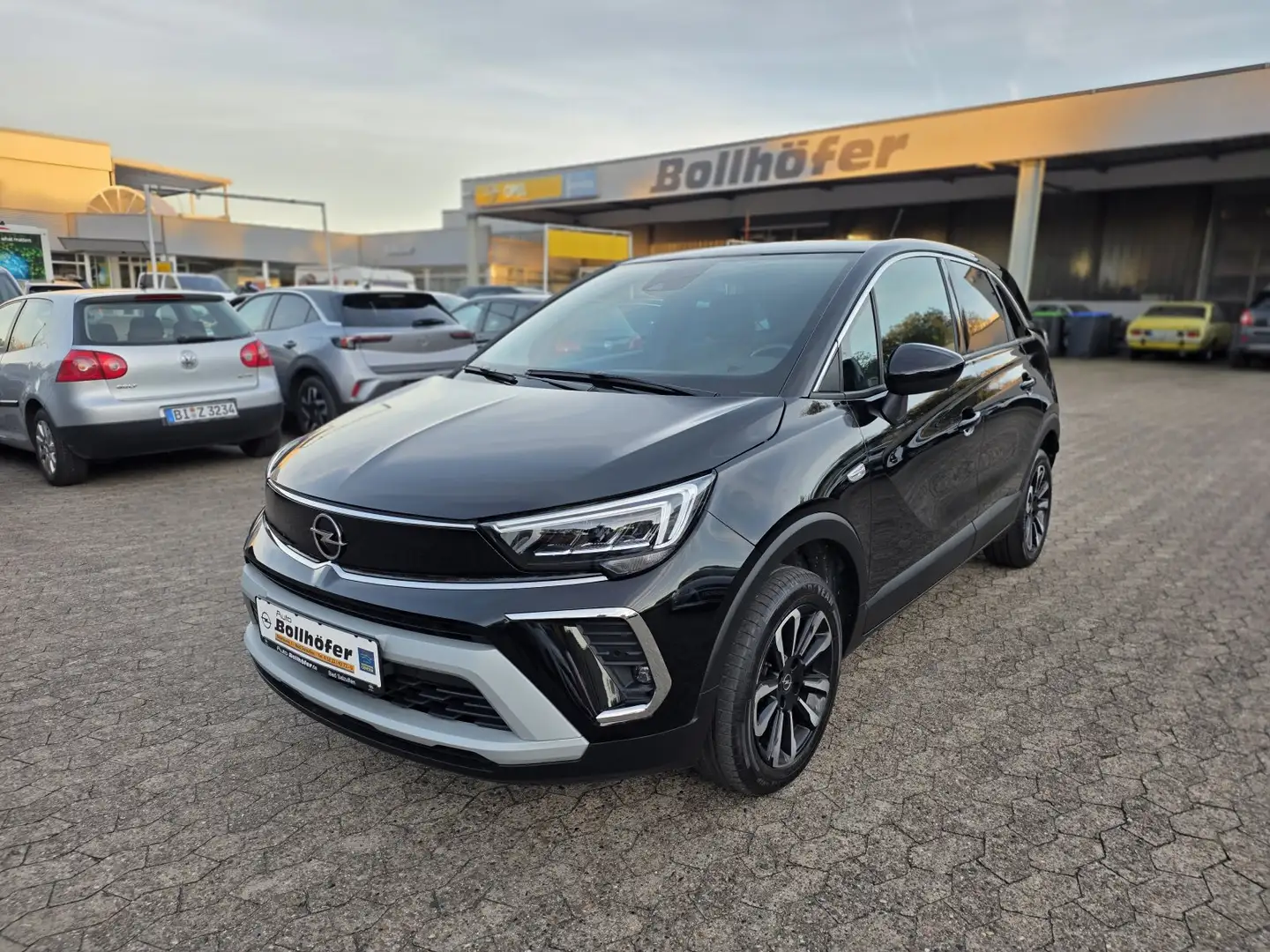Opel Crossland Elegance NAV/PDC v+h+Cam/SHZ+LHZ+bzb.Frontscheibe Schwarz - 1