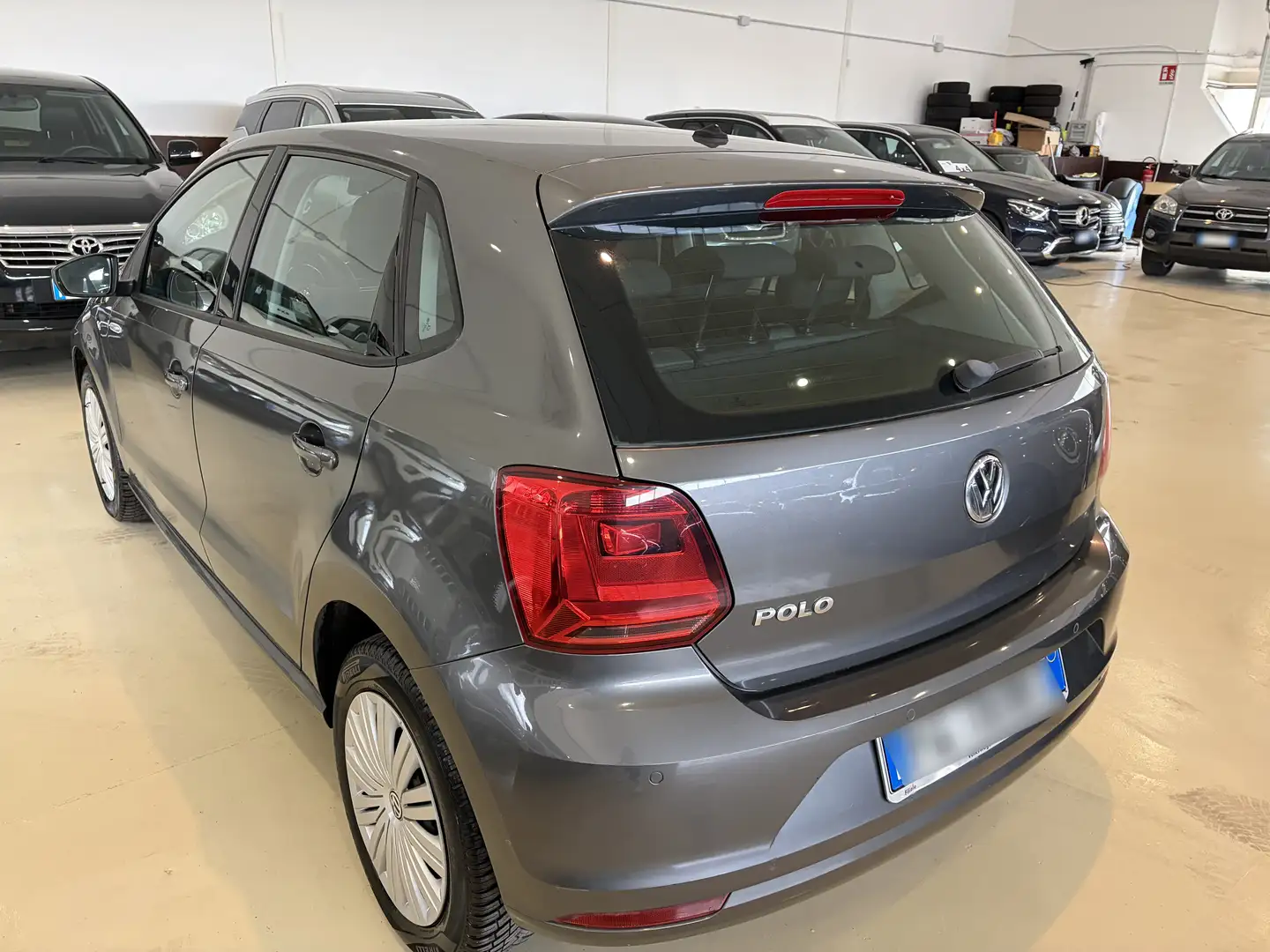 Volkswagen Polo Polo 5p 1.0 mpi 75cv Grau - 2