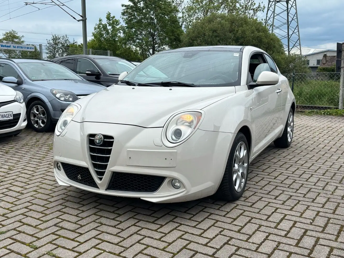 Alfa Romeo MiTo Turismo 1,4 ( Wenig KM ) 1 Hand TÜV Blanc - 2