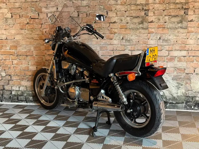 Honda VF 750 - foto 3