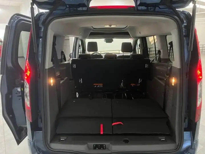 Ford Tourneo Connect 2021, foto 19