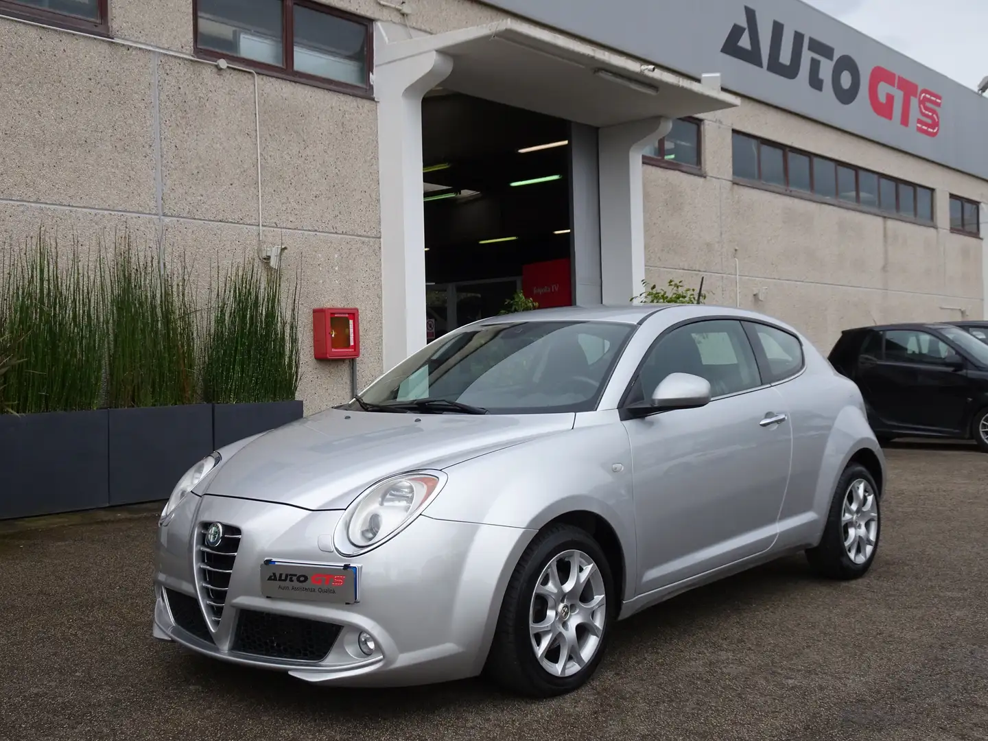 Alfa Romeo MiTo MiTo 1.3 jtdm-2 Distinctive s&s Срібний - 1