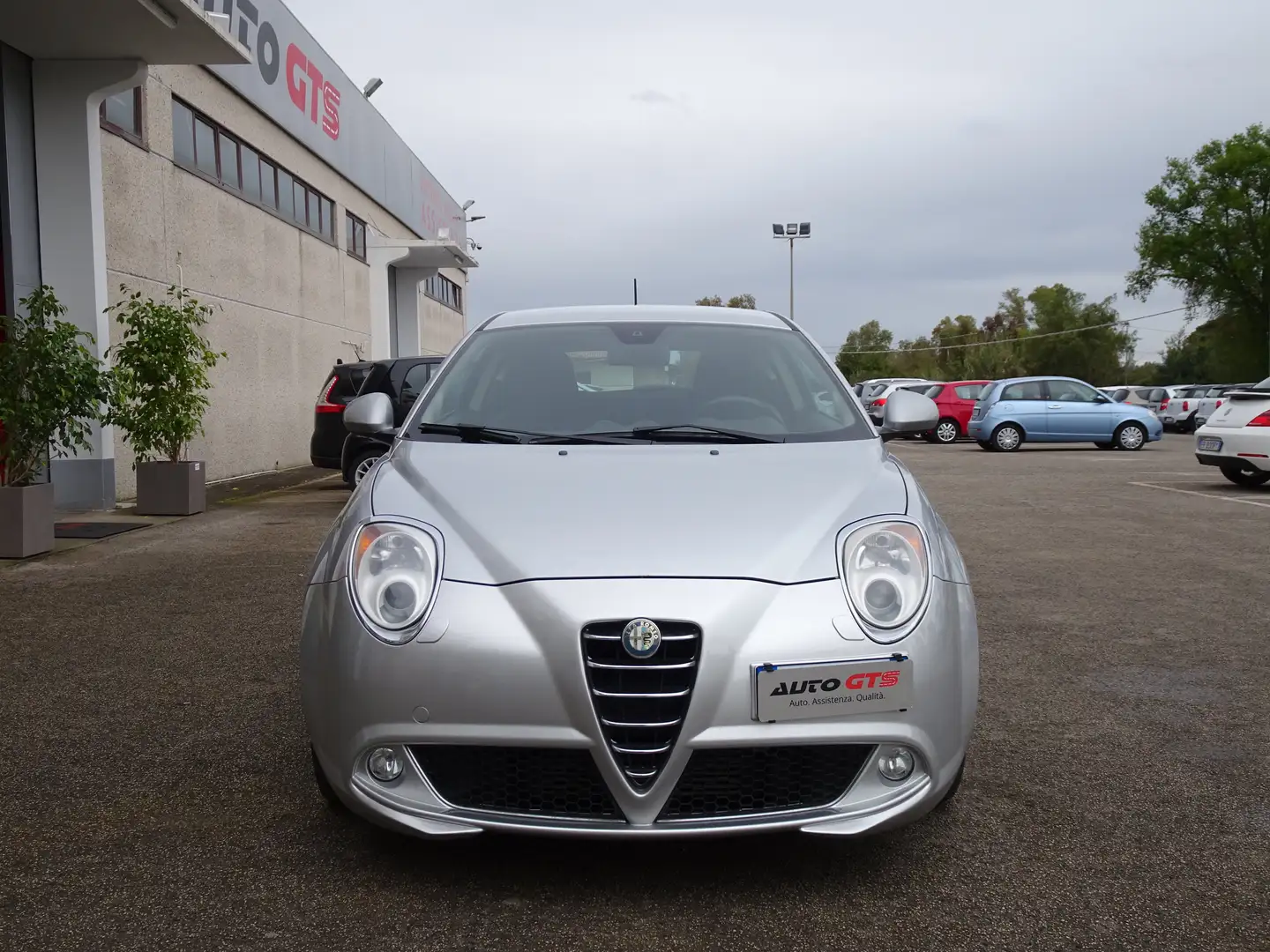 Alfa Romeo MiTo MiTo 1.3 jtdm-2 Distinctive s&s Срібний - 2