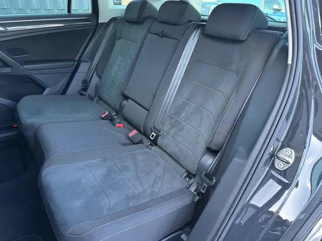 Volkswagen Tiguan view 12