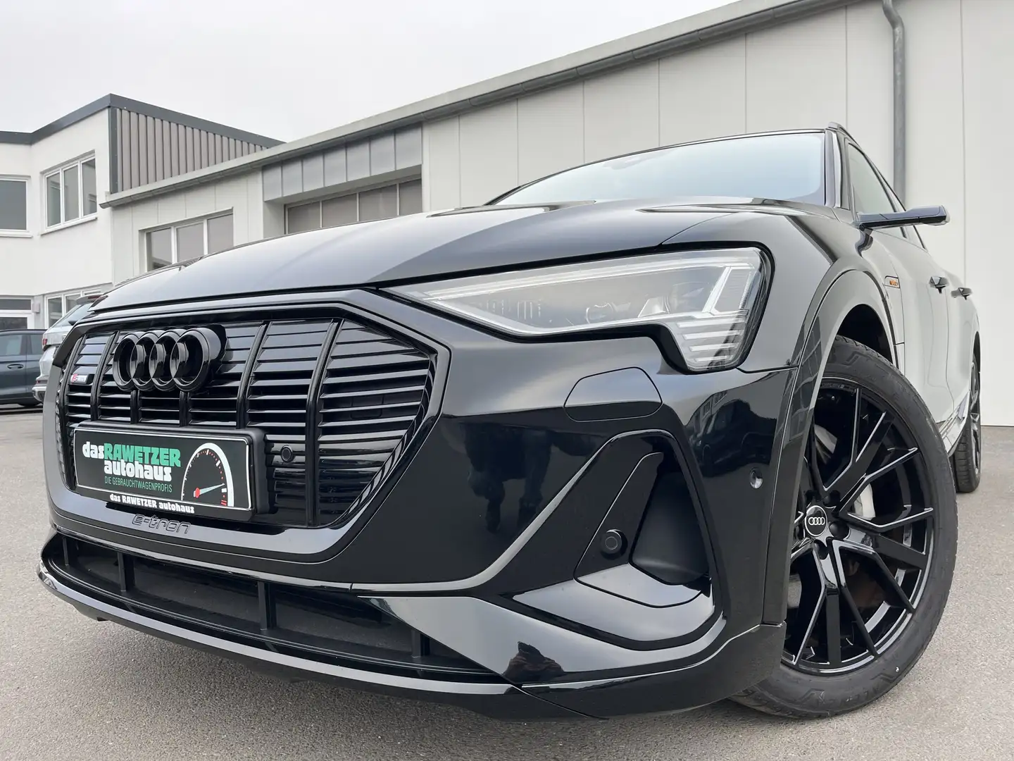 Audi e-tron quattro S line 254€ m. 20% Anzahlung AHK 95kWh V Noir - 1