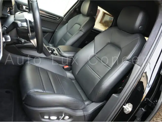 Porsche Cayenne GTS view 7