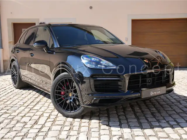 Porsche Cayenne GTS view 2