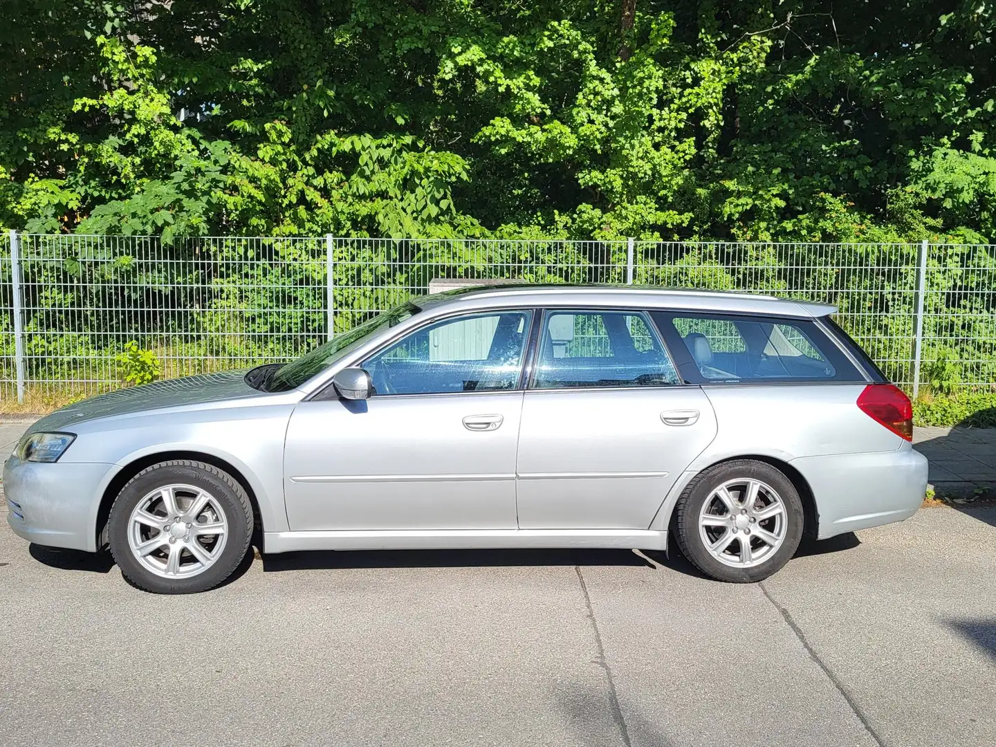 Subaru Legacy Legacy Kombi Kombi 2.0 4WD Celebration Срібний - 2