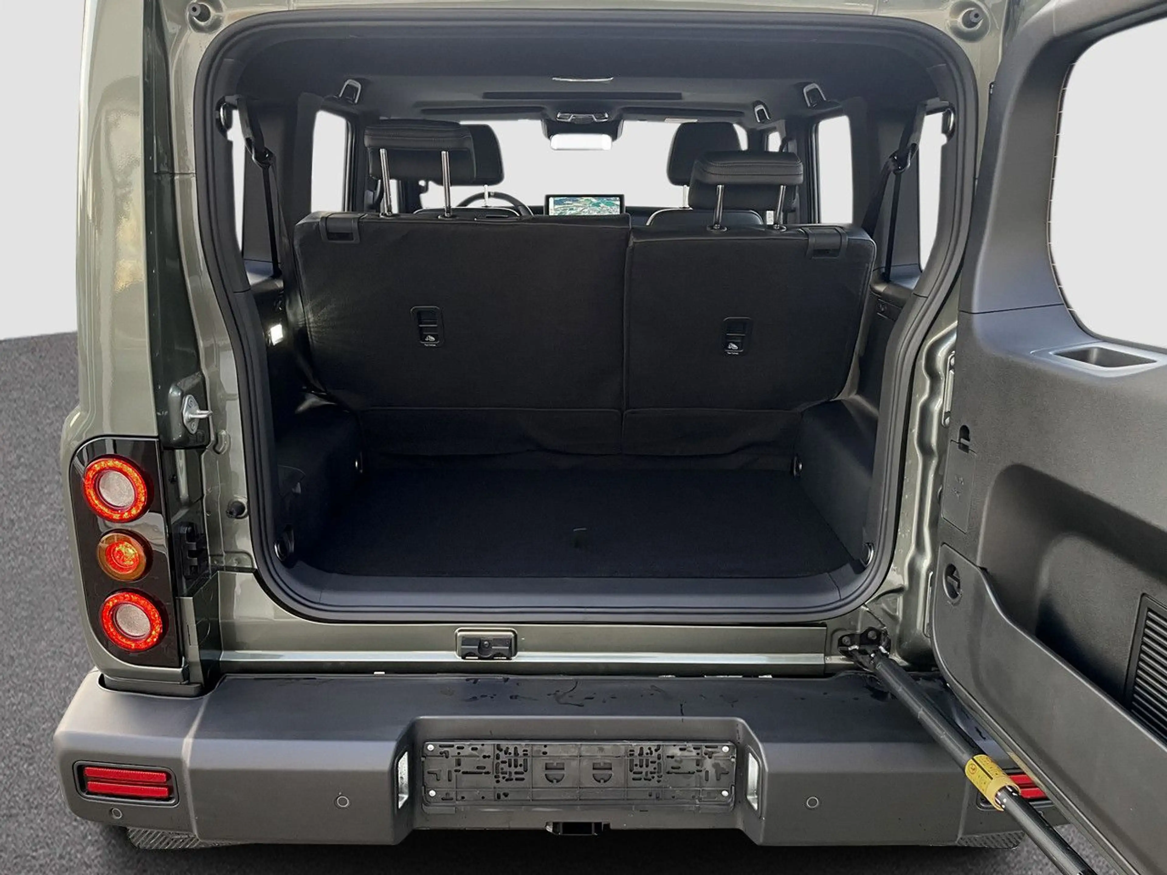 BAW 212 4WD Leder Led SHZ GlasD. Seilwinde Vorlauf3W — photo 12
