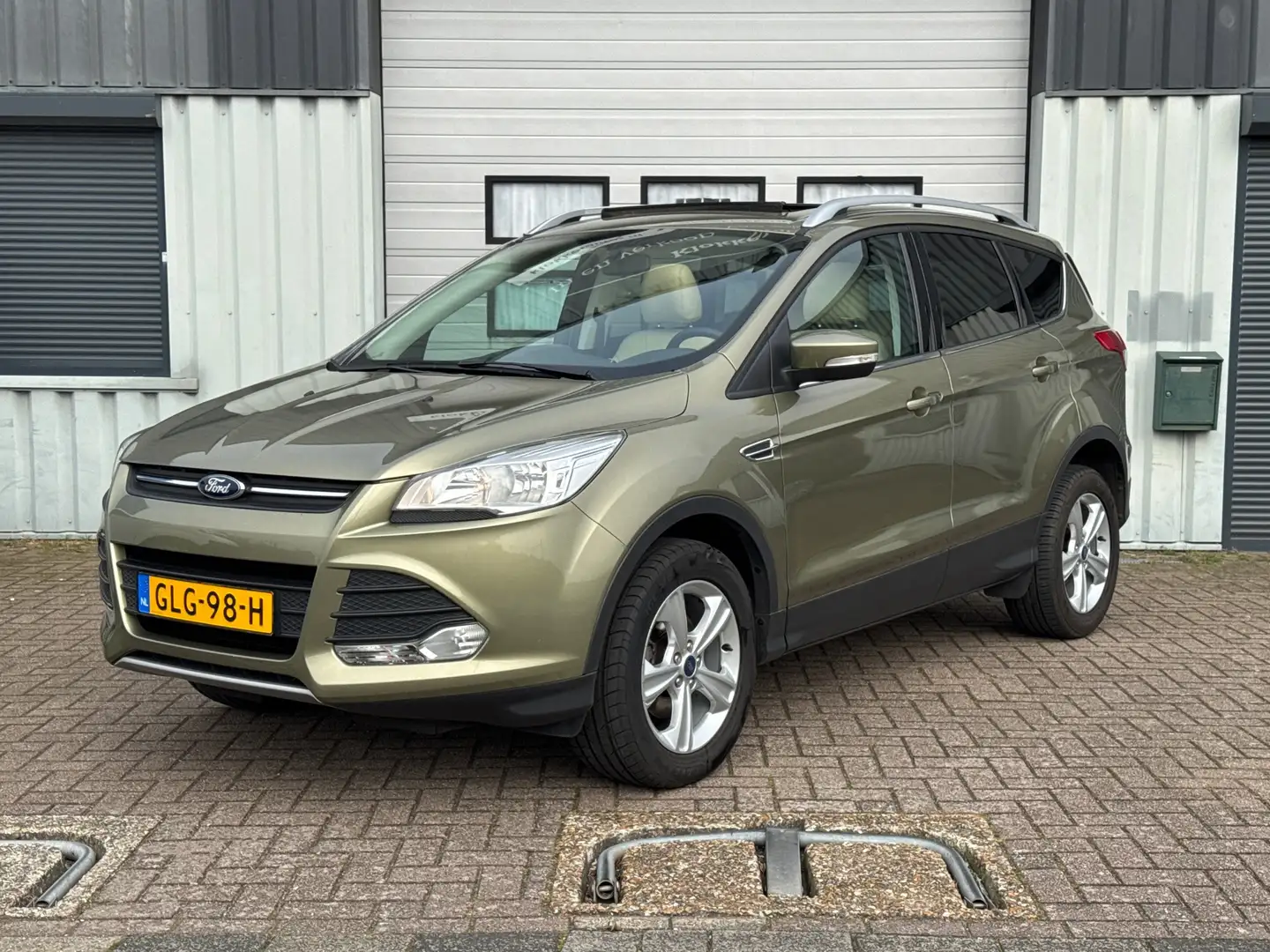 Ford Kuga 1.5 Titanium Pano | Leder | Cruise | PDC Grün - 1