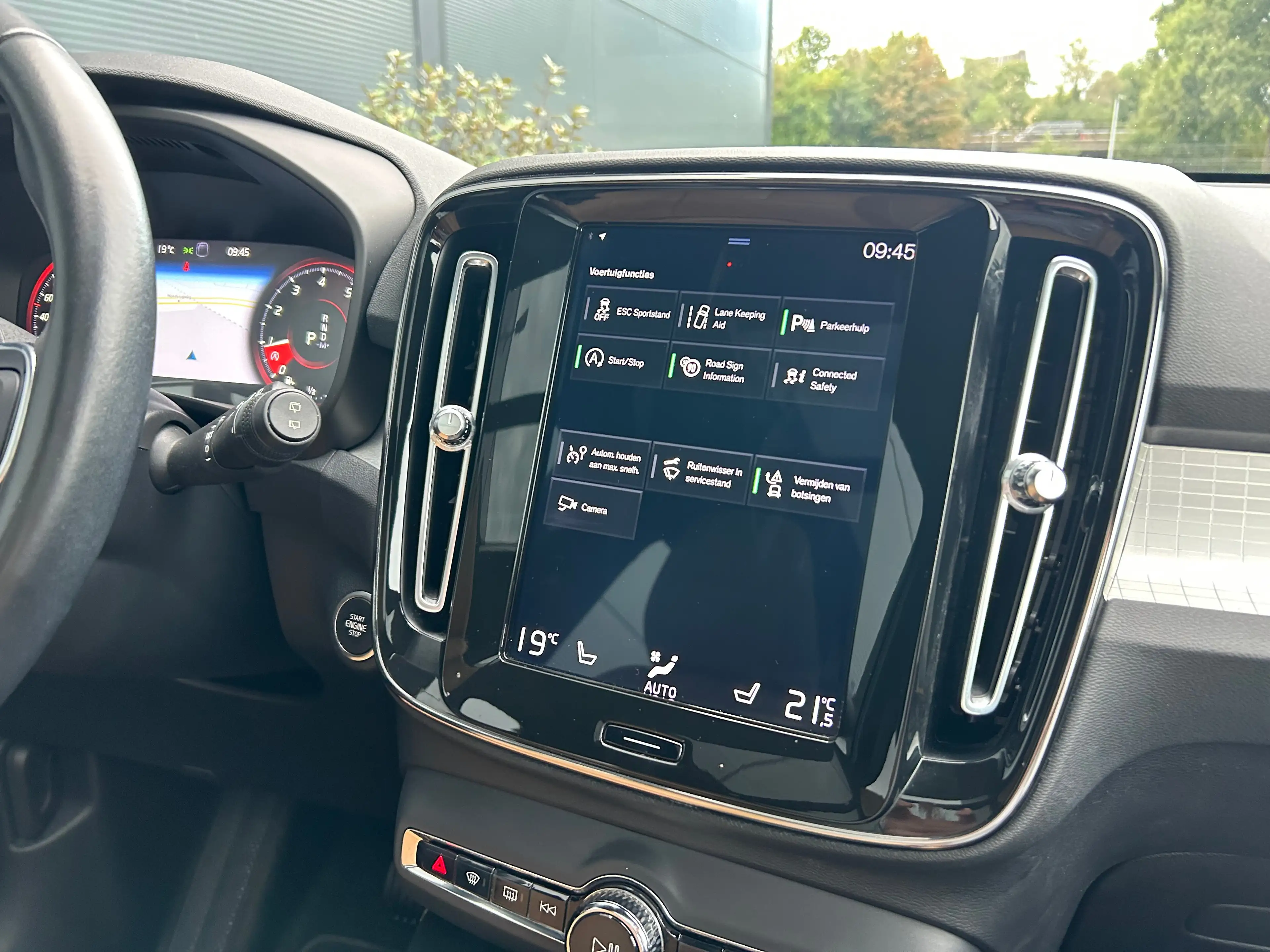 Volvo XC40 2.0 T4 Inscription | Panoramadak | Harman/Kardon | — photo 23