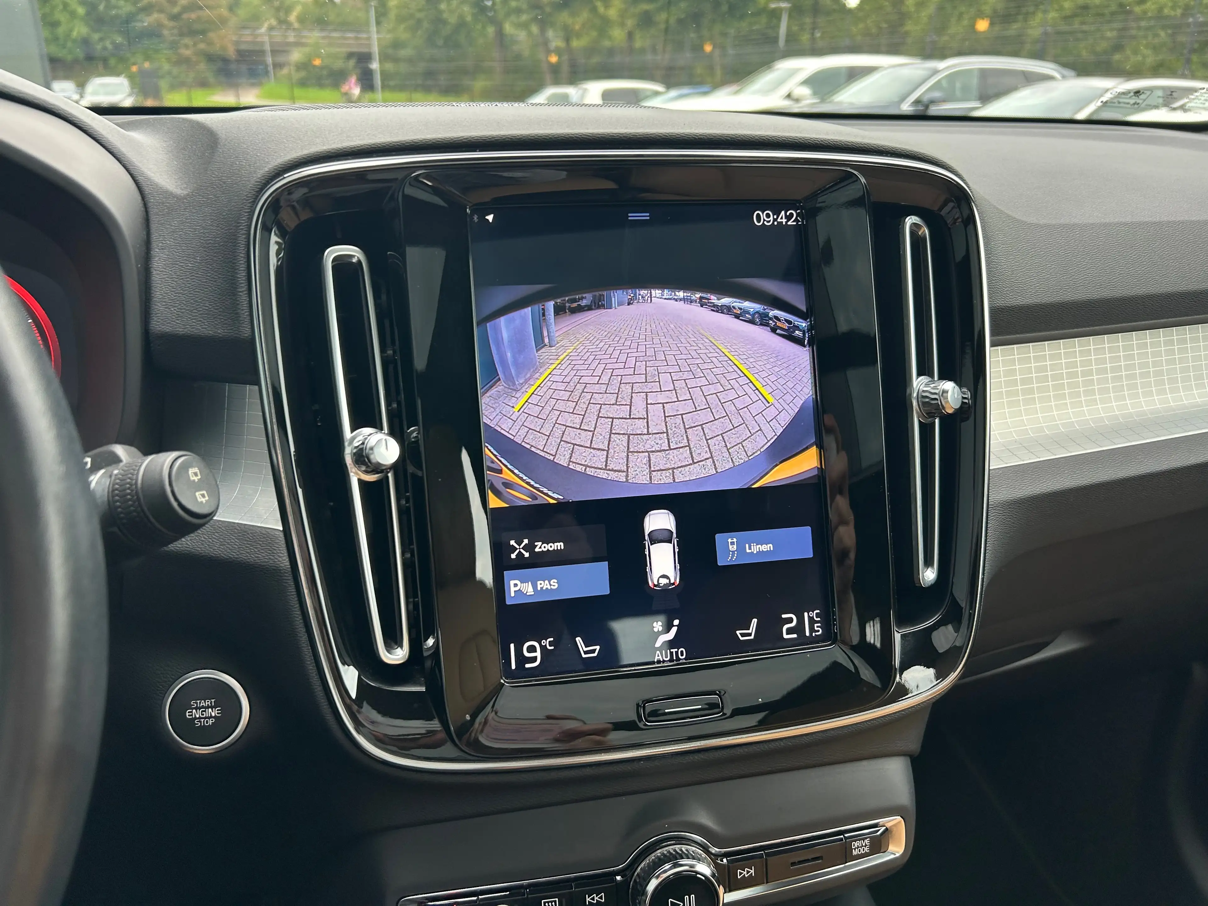 Volvo XC40 2.0 T4 Inscription | Panoramadak | Harman/Kardon | — photo 17