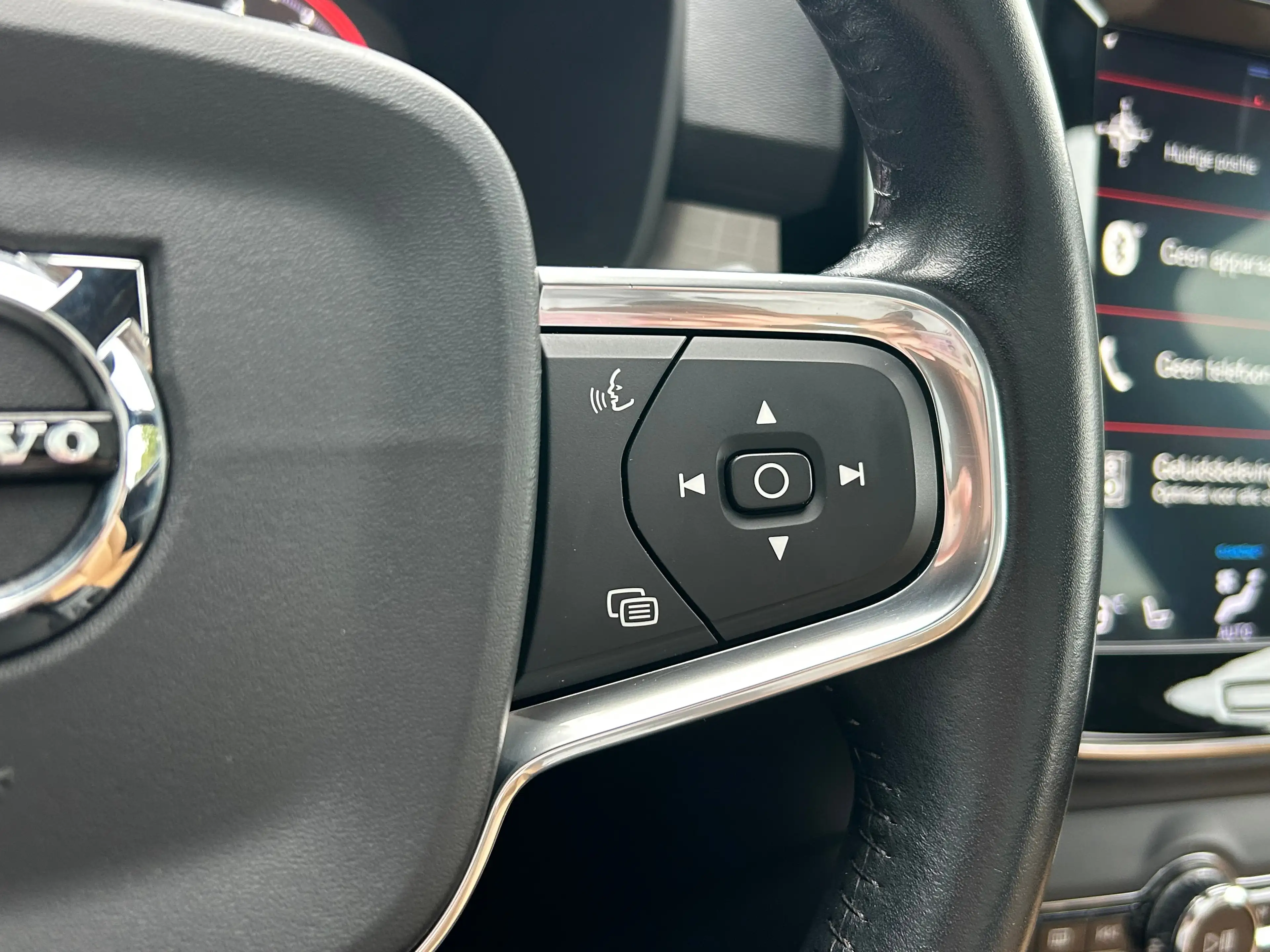 Volvo XC40 2.0 T4 Inscription | Panoramadak | Harman/Kardon | — photo 14