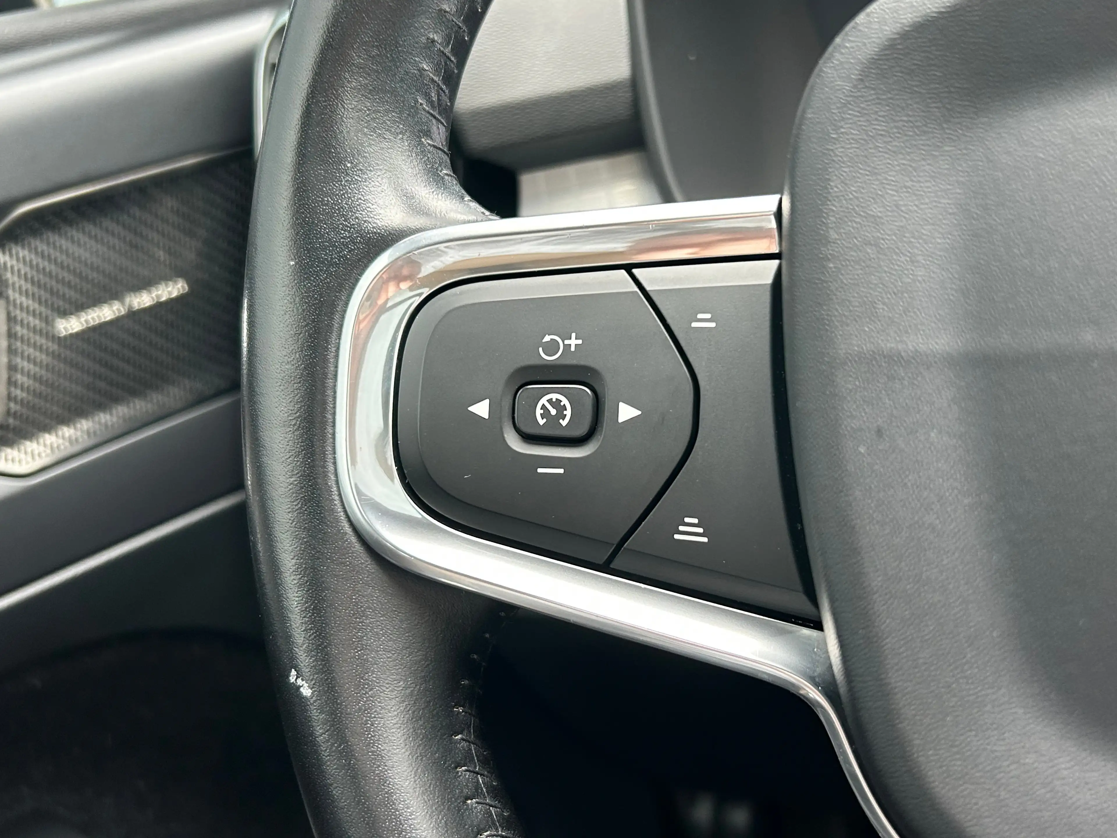 Volvo XC40 2.0 T4 Inscription | Panoramadak | Harman/Kardon | — photo 13