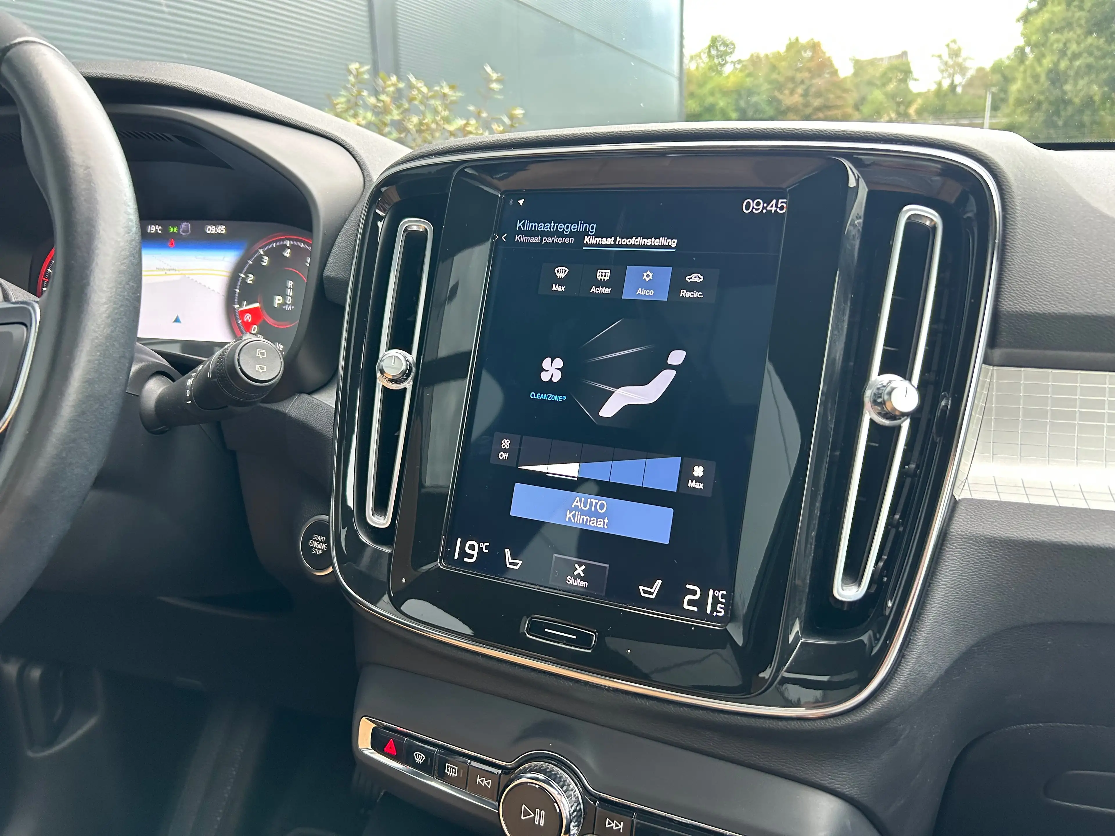 Volvo XC40 2.0 T4 Inscription | Panoramadak | Harman/Kardon | — photo 25