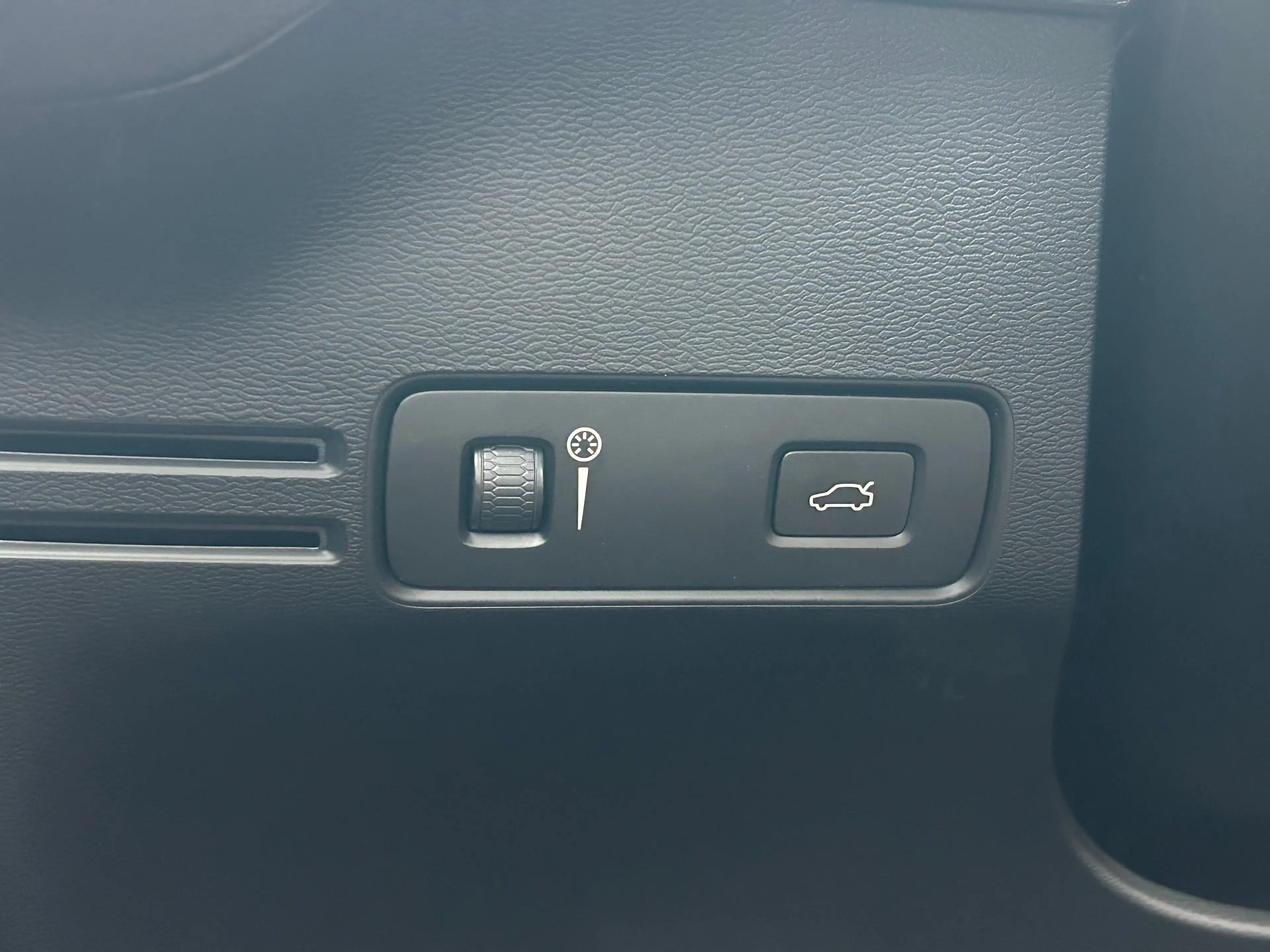 Volvo XC40 2.0 T4 Inscription | Panoramadak | Harman/Kardon | — photo 11
