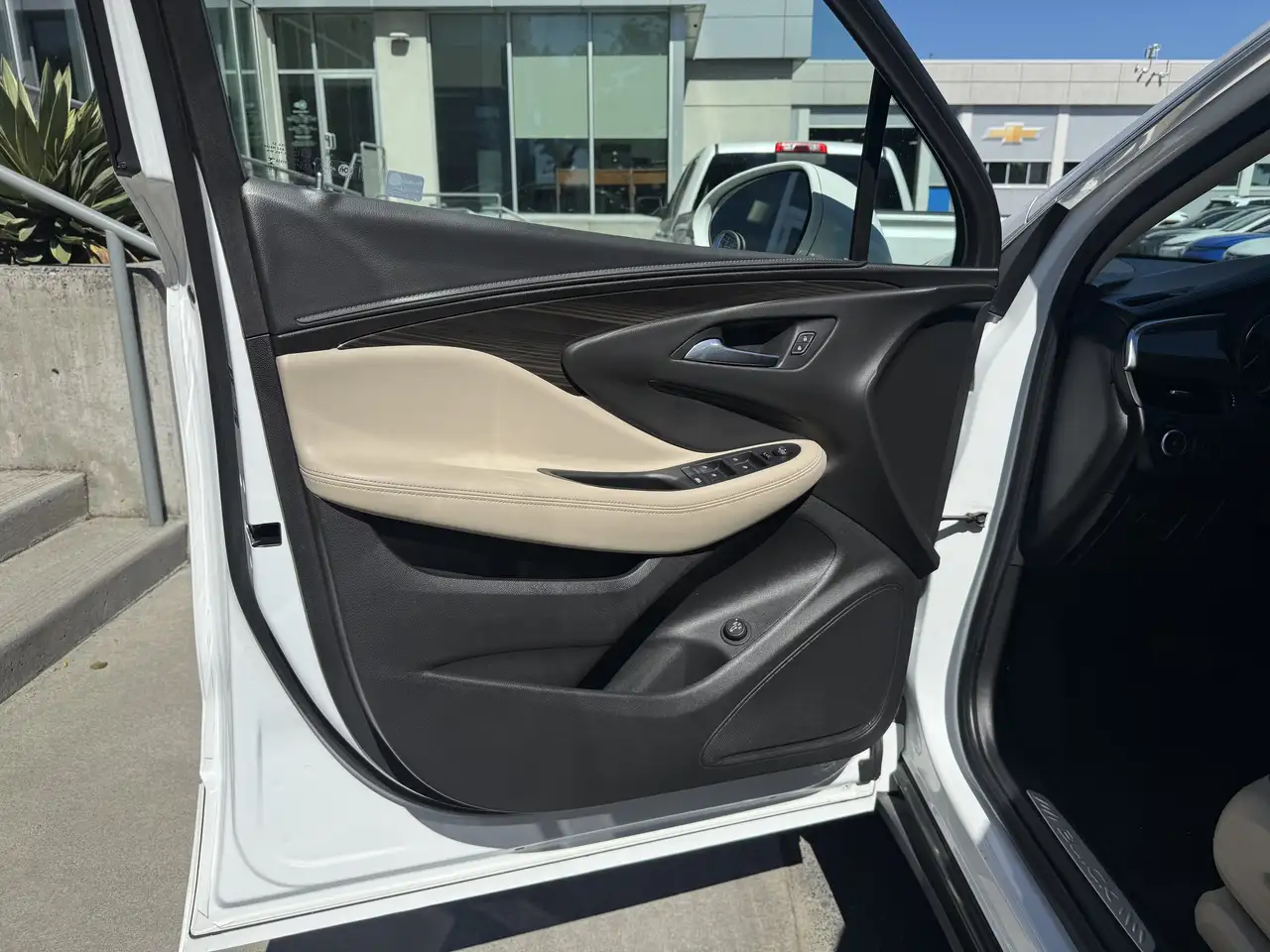 Buick Envision photo Buick Envision