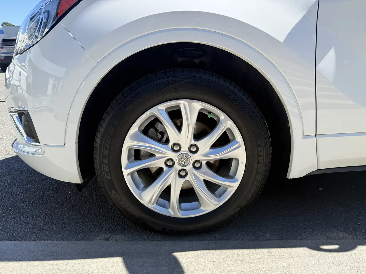 Buick Envision photo Buick Envision