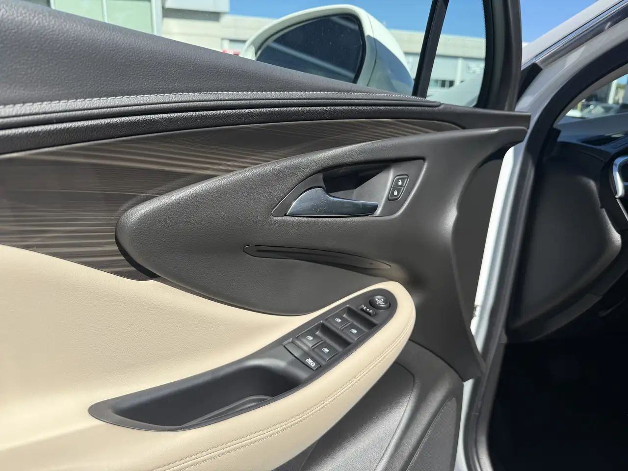 Buick Envision photo Buick Envision