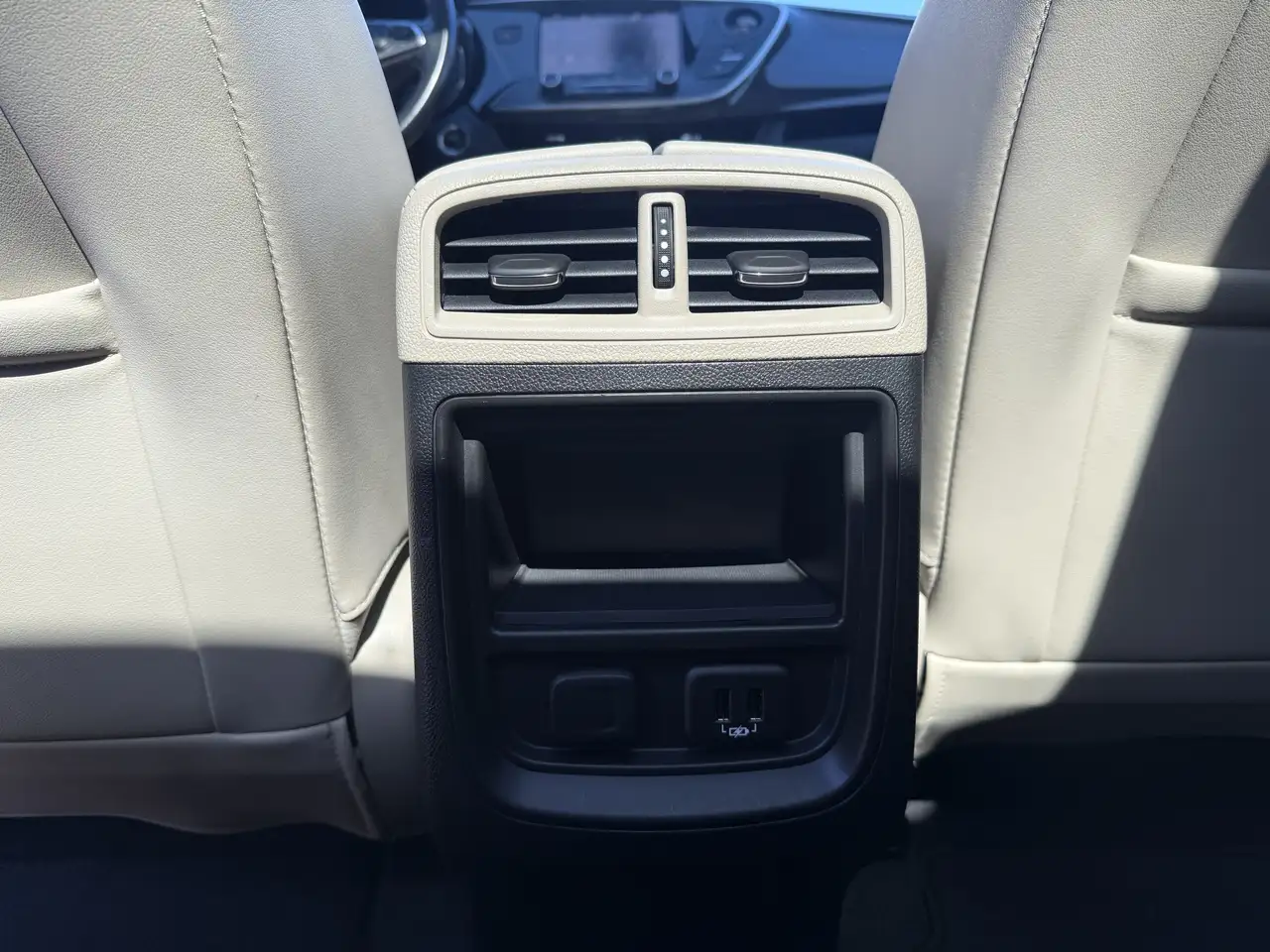 Buick Envision photo Buick Envision