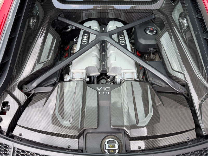 Audi R8 Coupe 5.2 V10 Performance !Carbon, Exclusive! — photo 12