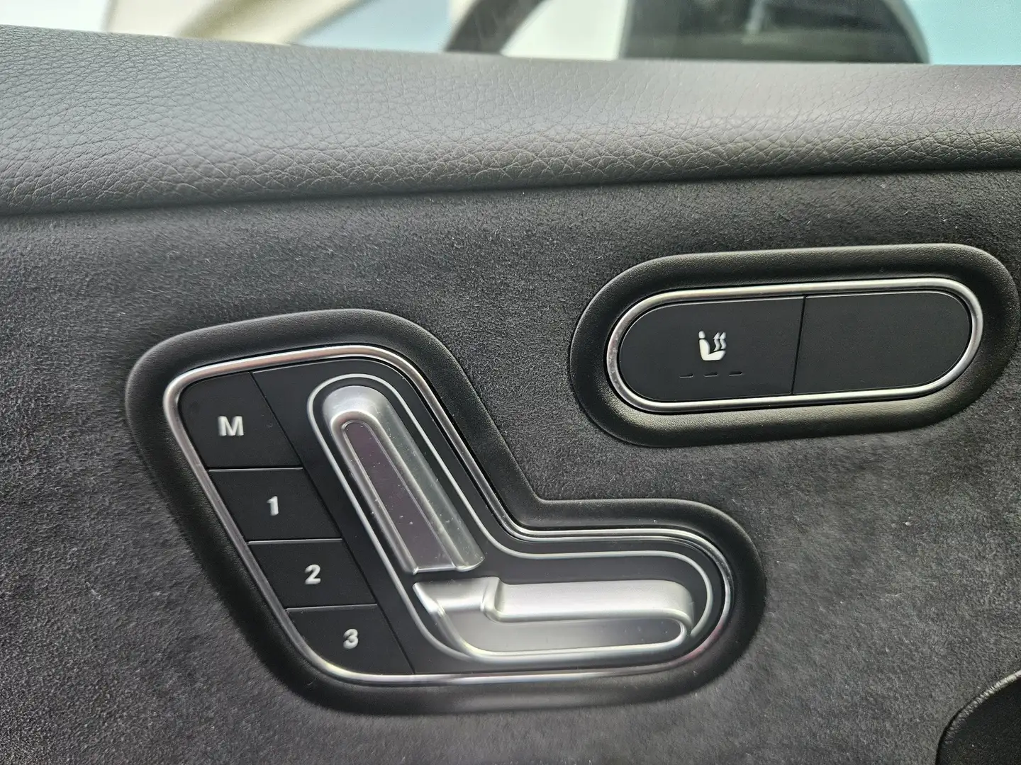 Mercedes-Benz A 35 AMG 4Matic Speedshift DCT 7G Schwarz - 2