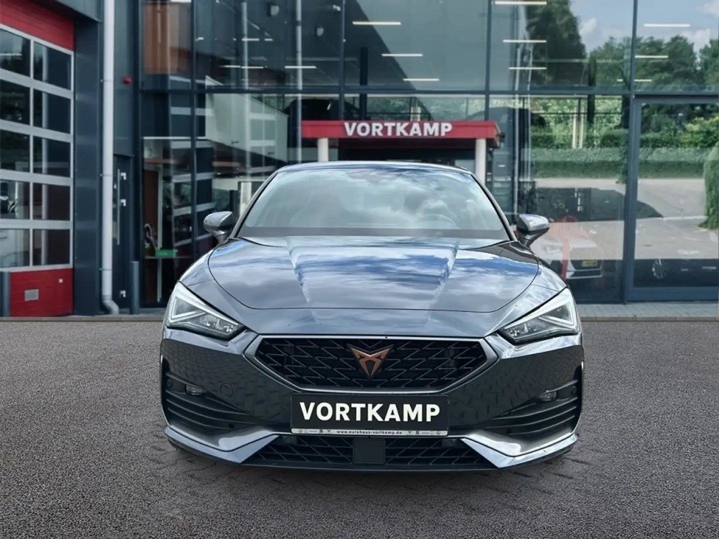 CUPRA Leon 1.4 TSI DSG VZ E-HYBRID CAMERA/BREMBO/NAVI/ACC/CAR Grijs - 2