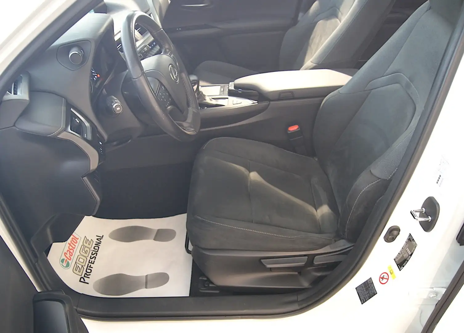 Lexus UX 250h Business Navigation 2WD Weiß - 2