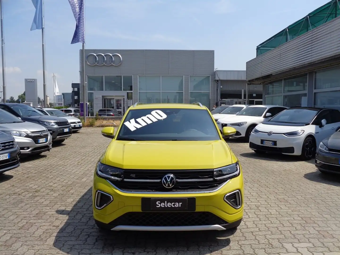 Volkswagen T-Cross 1.0 TSI 115CV R Line Giallo - 2