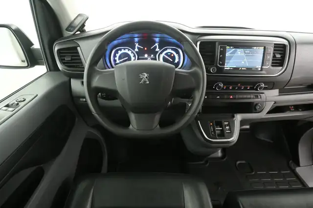 Opel Vivaro-E view 2