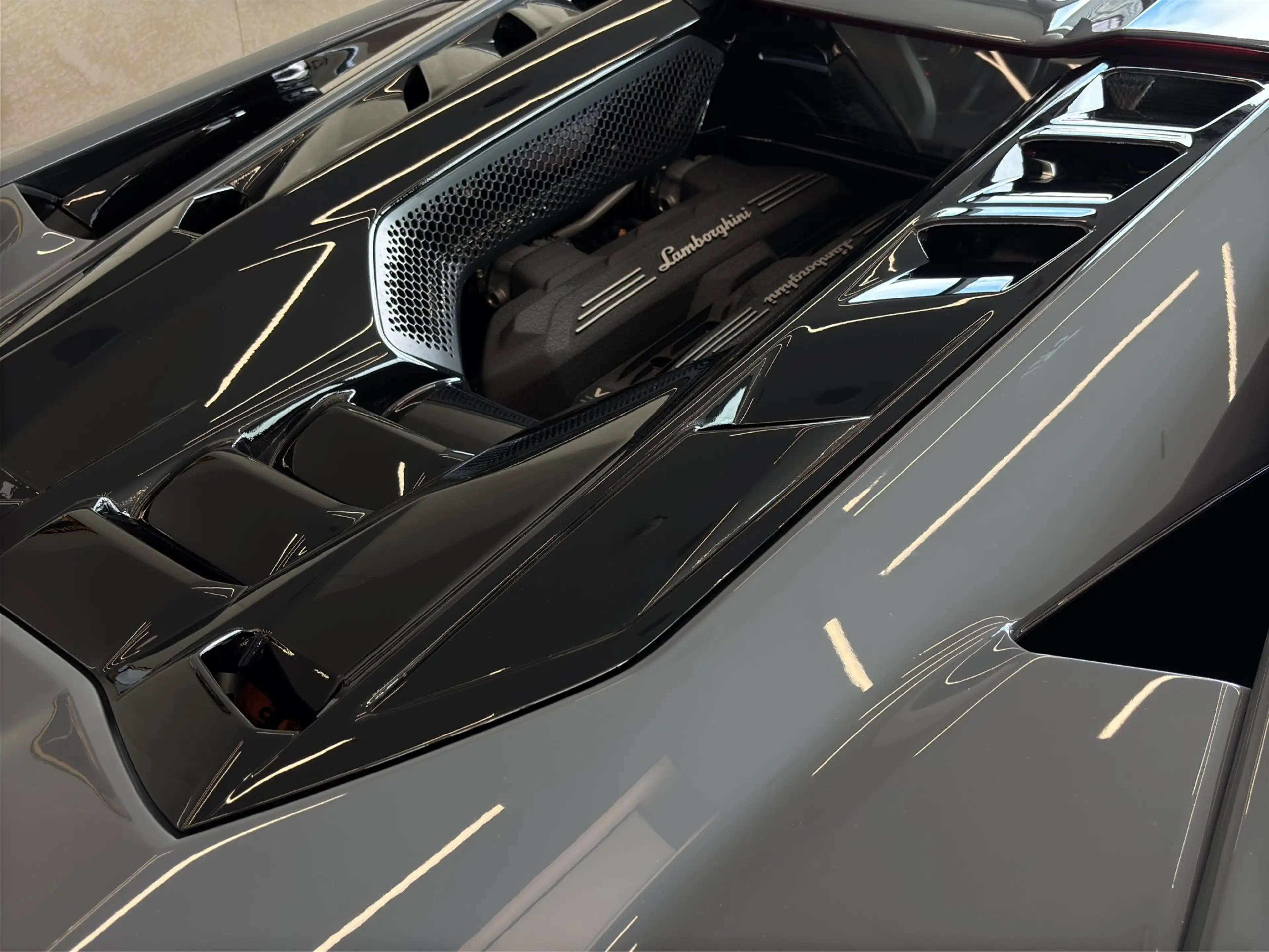 Lamborghini Revuelto Revuelto 2024 — photo 12
