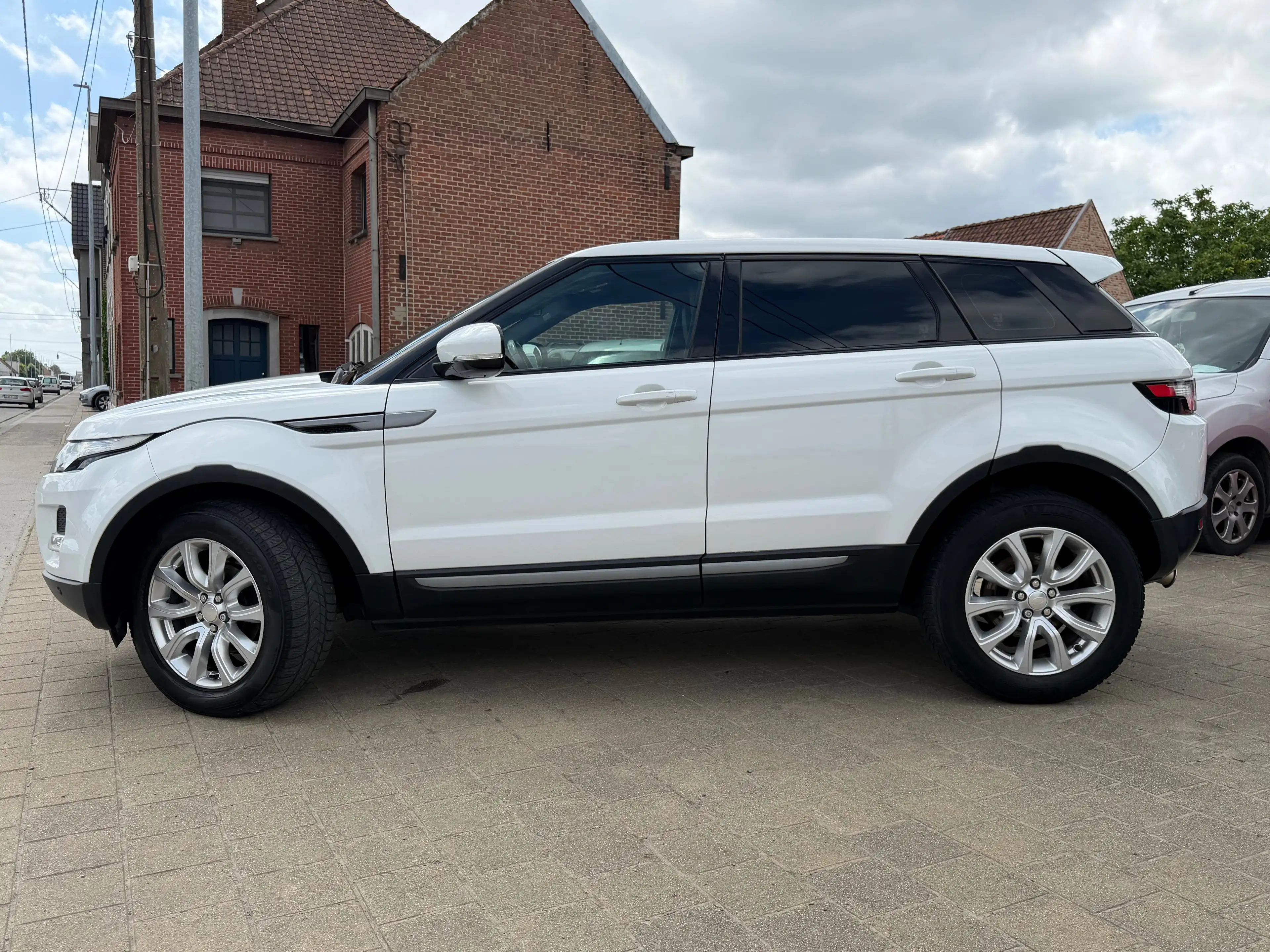 Land Rover Range Rover Evoque Evoque 2.2 TD4 4WD Pure Tech Edition — photo 3