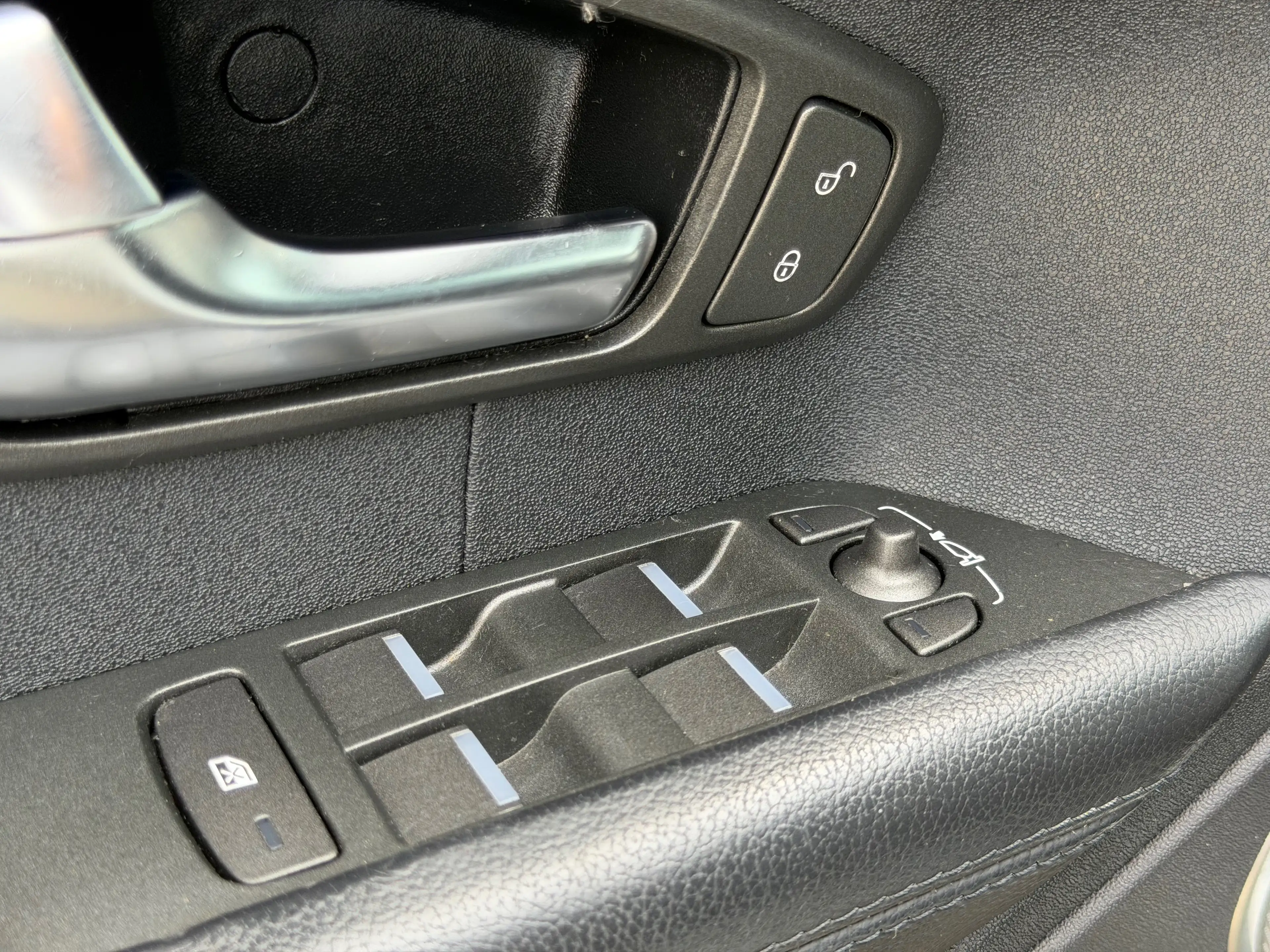 Land Rover Range Rover Evoque Evoque 2.2 TD4 4WD Pure Tech Edition — photo 7