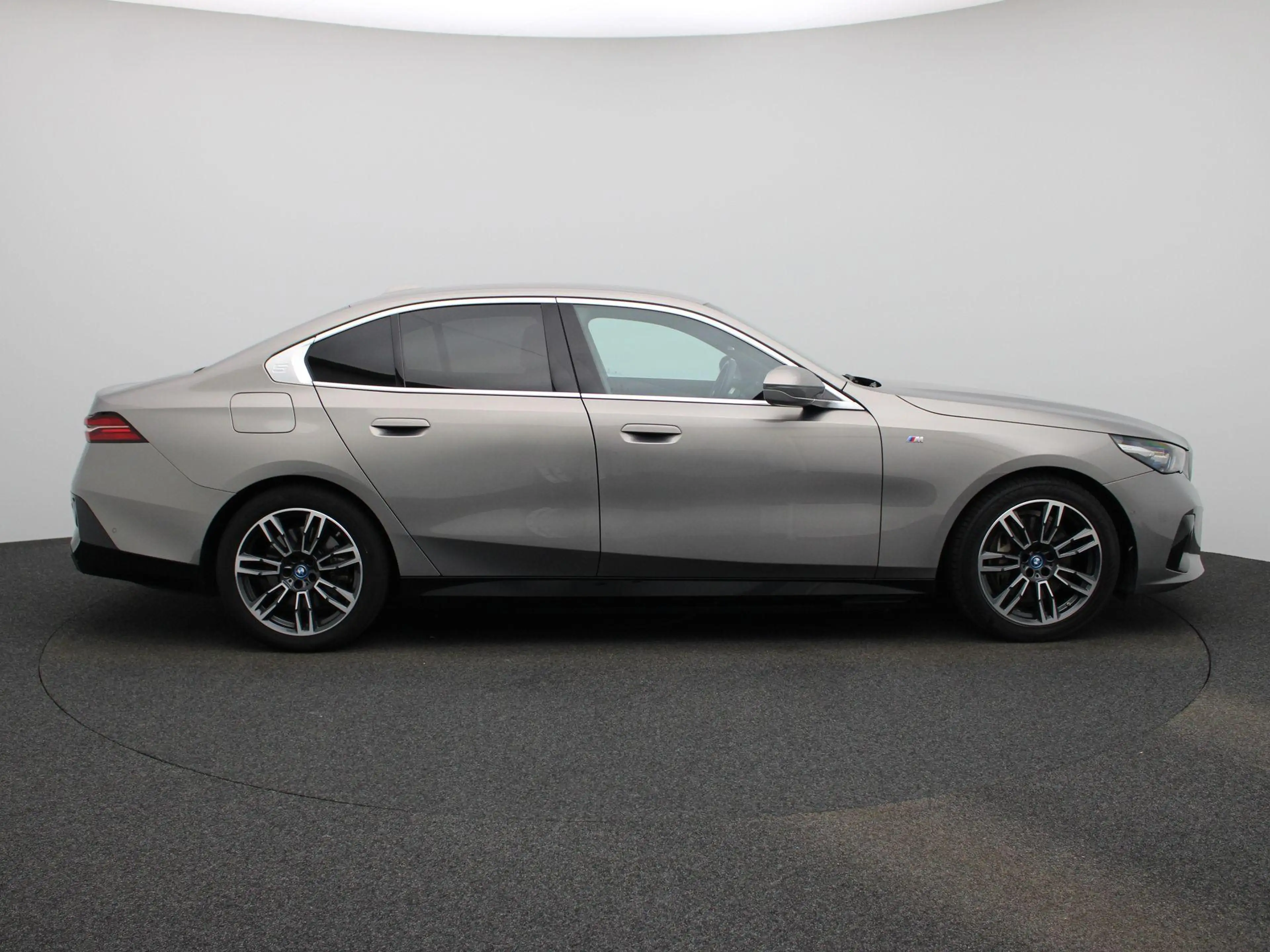 BMW i5 eDrive40 Business Edition — photo 6