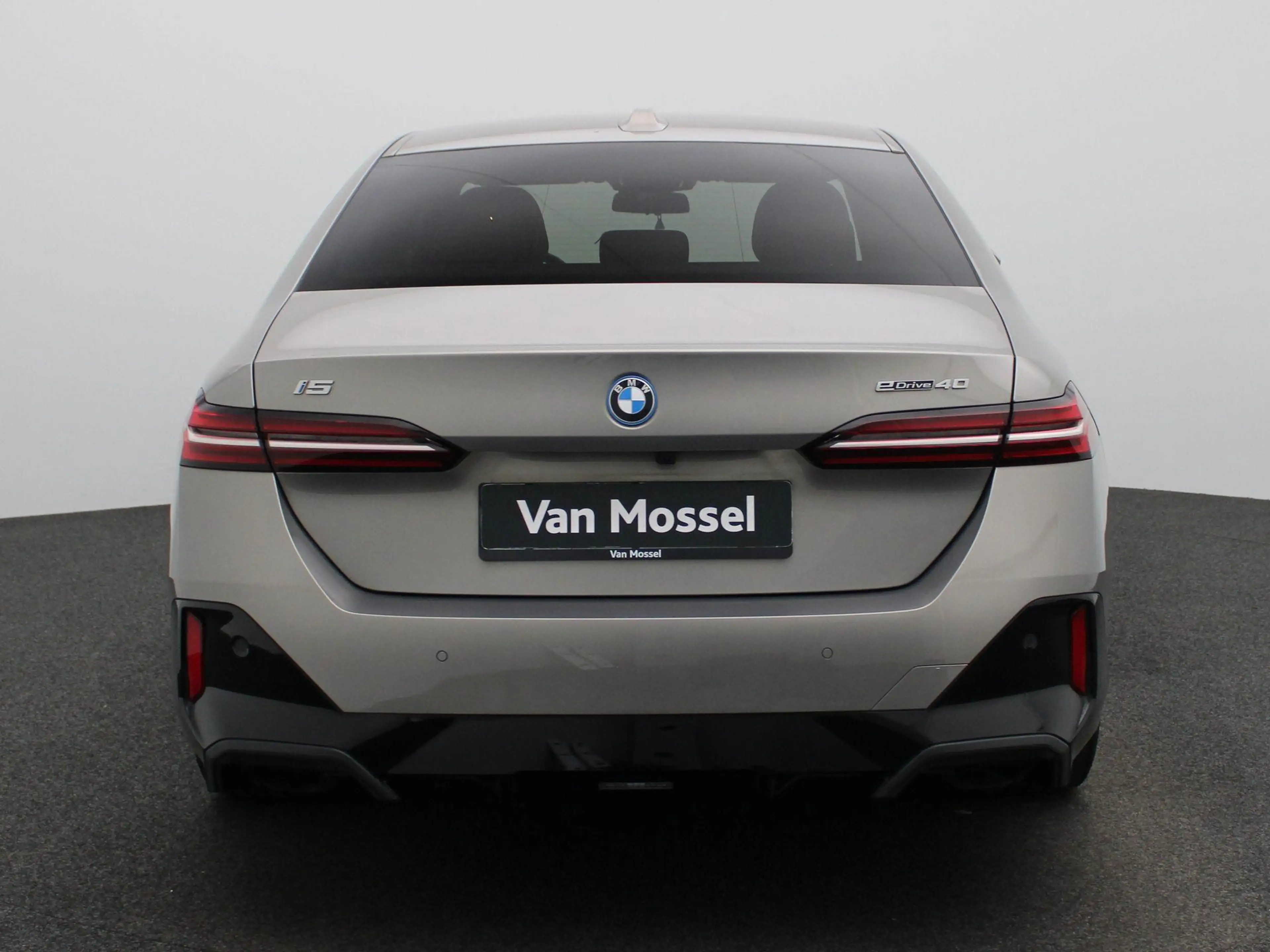 BMW i5 eDrive40 Business Edition — photo 5