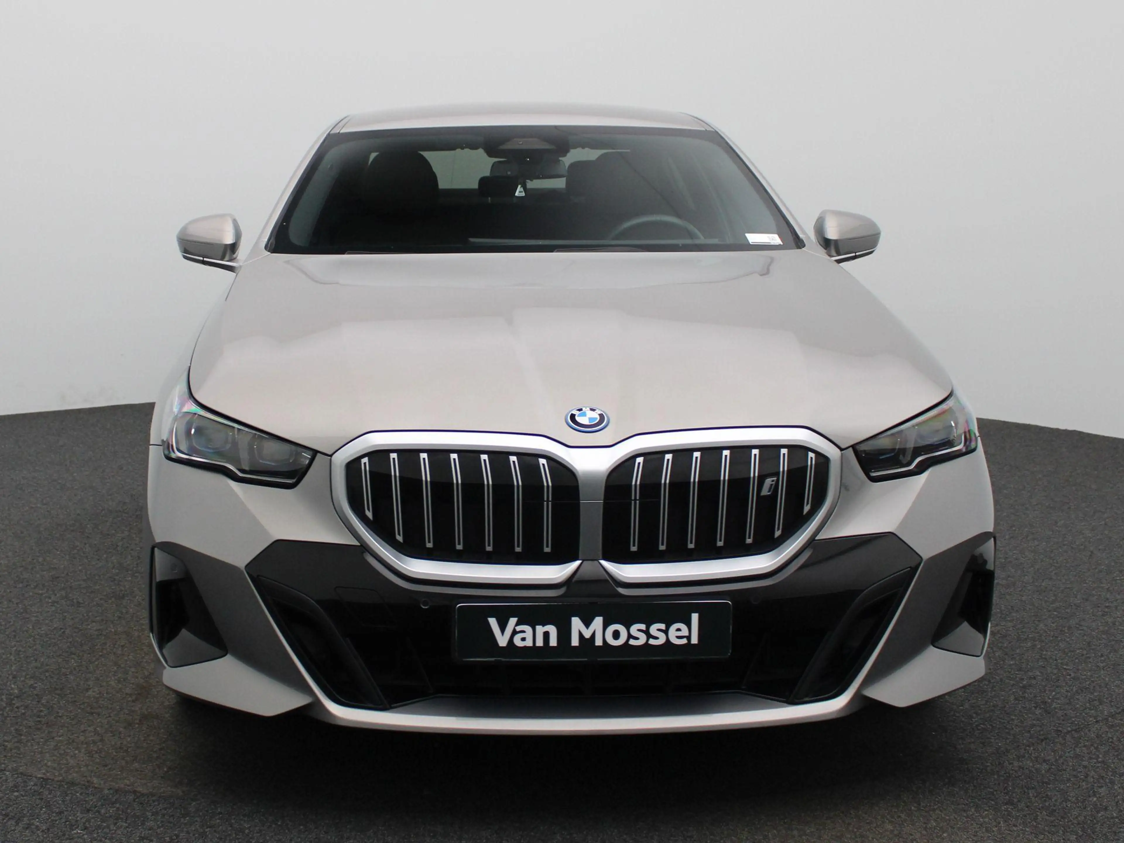 BMW i5 eDrive40 Business Edition — photo 3